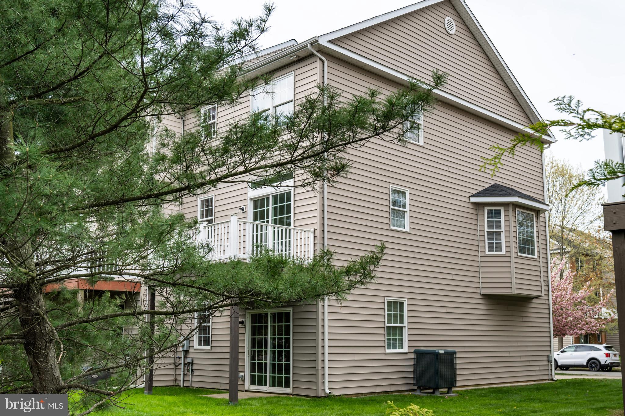 OAK HOLLOW - Residential