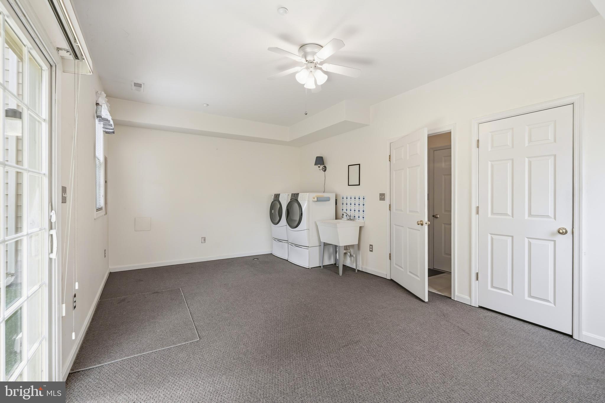 OAK HOLLOW - Residential