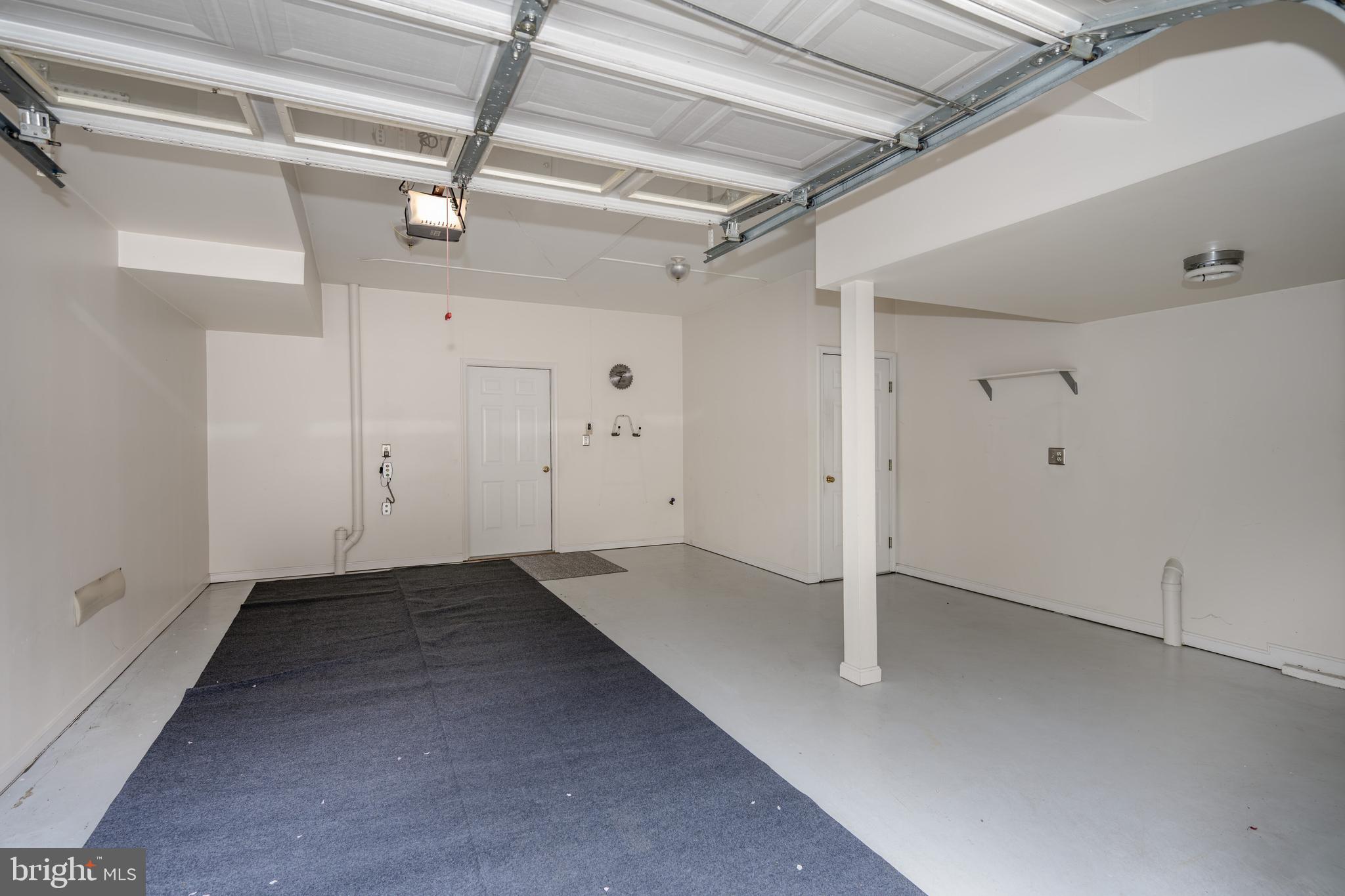 OAK HOLLOW - Residential