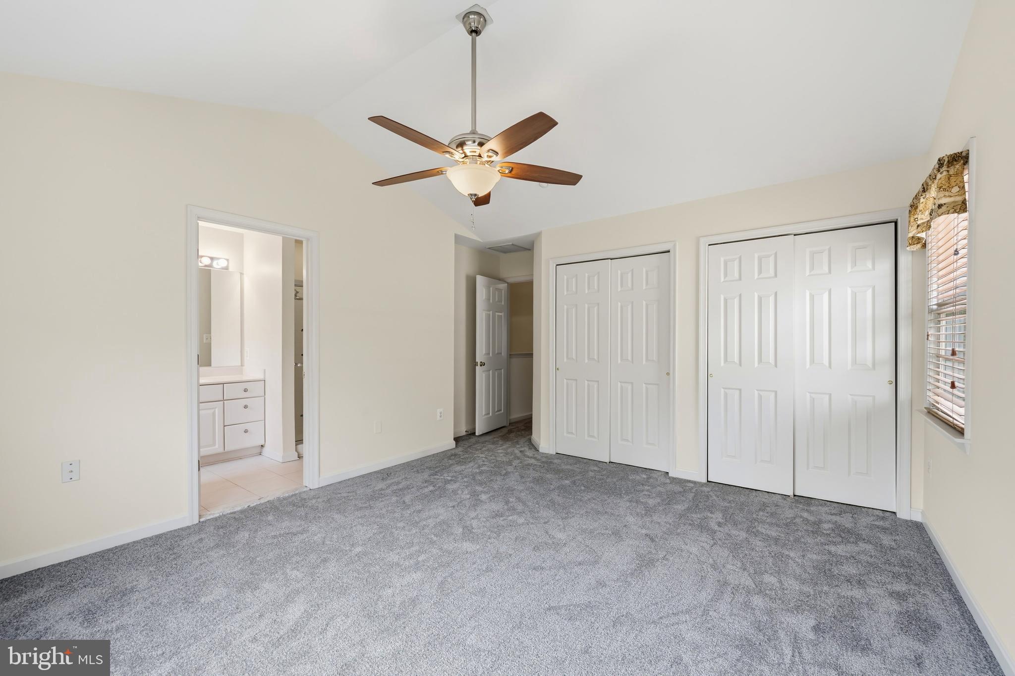 OAK HOLLOW - Residential