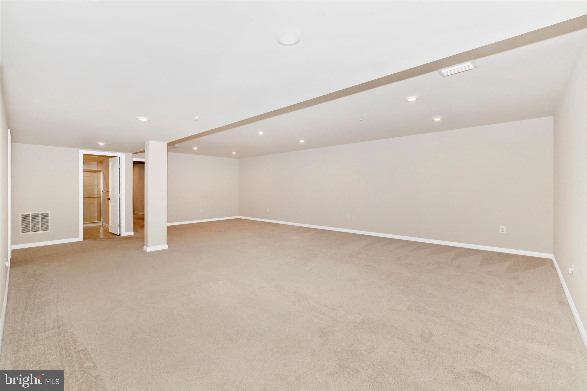 WOODBOURNE MANOR - Residential