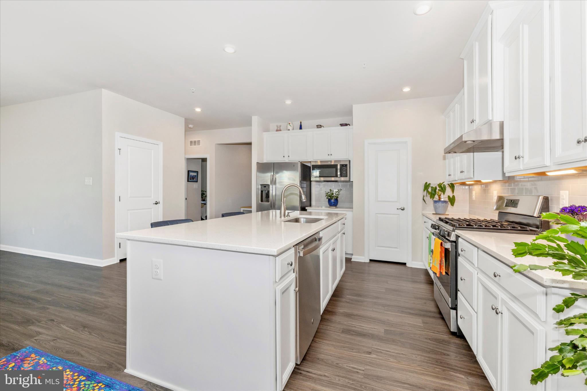 WOODBOURNE MANOR - Residential