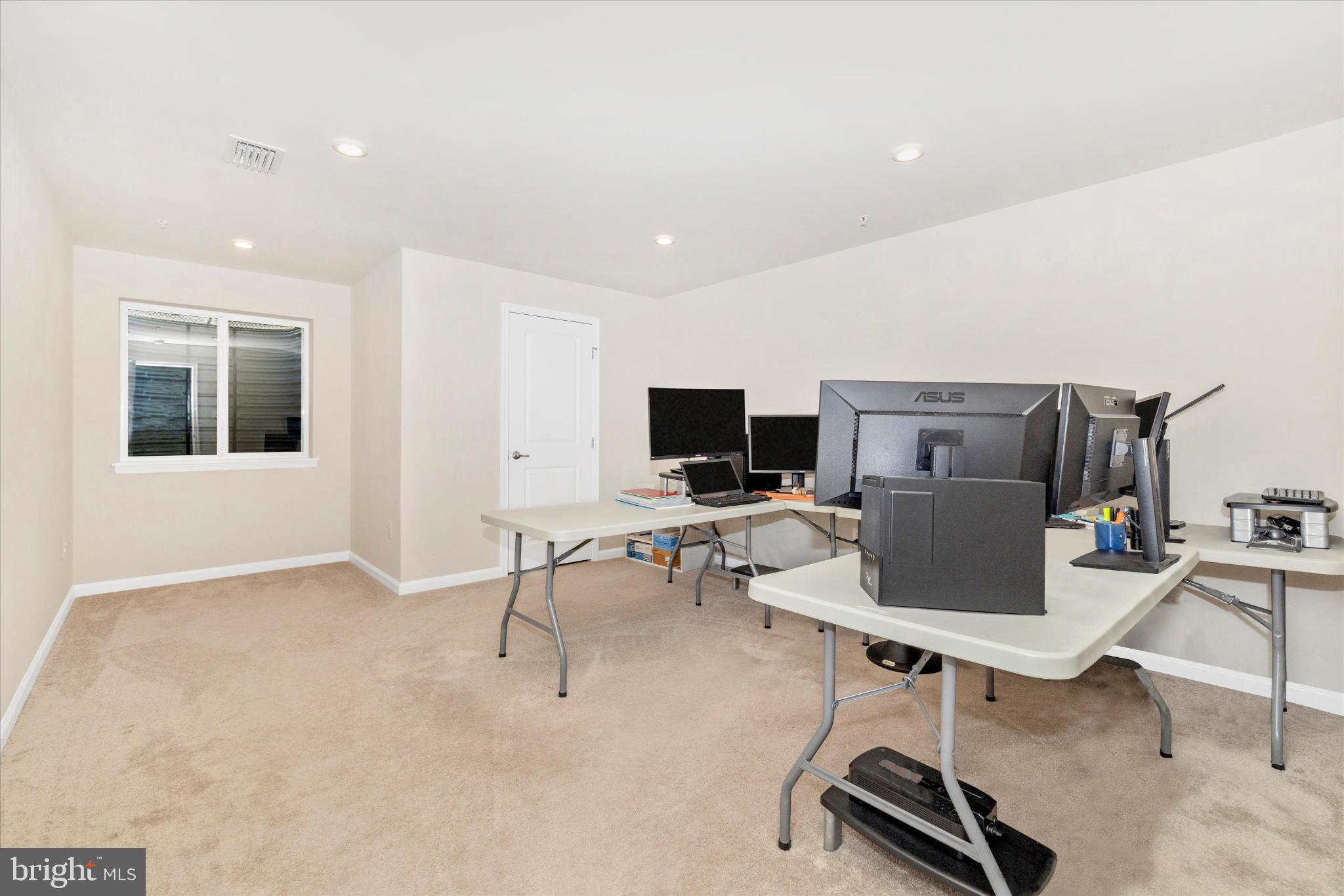 WOODBOURNE MANOR - Residential