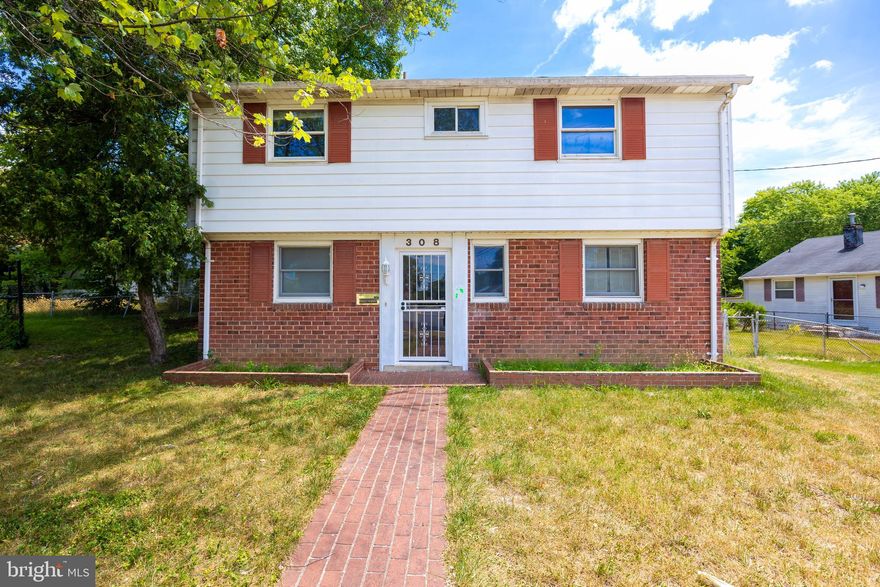 INVESTOR ALERT - BRING YOUR OPEN IMAGINATION AND VISION TO REHAB THIS 4 LEVEL GEM IN KERBY HILL.  SPACIOUS ROOMS, HUGE YARD, AND LOCATION, LOCATION, LOCATION!  THIS IS AN ESTATE SALE AND LOOKING TO SALE QUICKLY.  CONVENIENT TO LOCAL SHOPPING, DOWNTOWN DC AND MARYLAND, AND THE NATIONAL HARBOR.  PRESENTING OFFERS ON MONDAY, JUNE 24.  SELLER PREFER MARYLAND TITLE WORKS FOR SETTLEMENT AGENT.