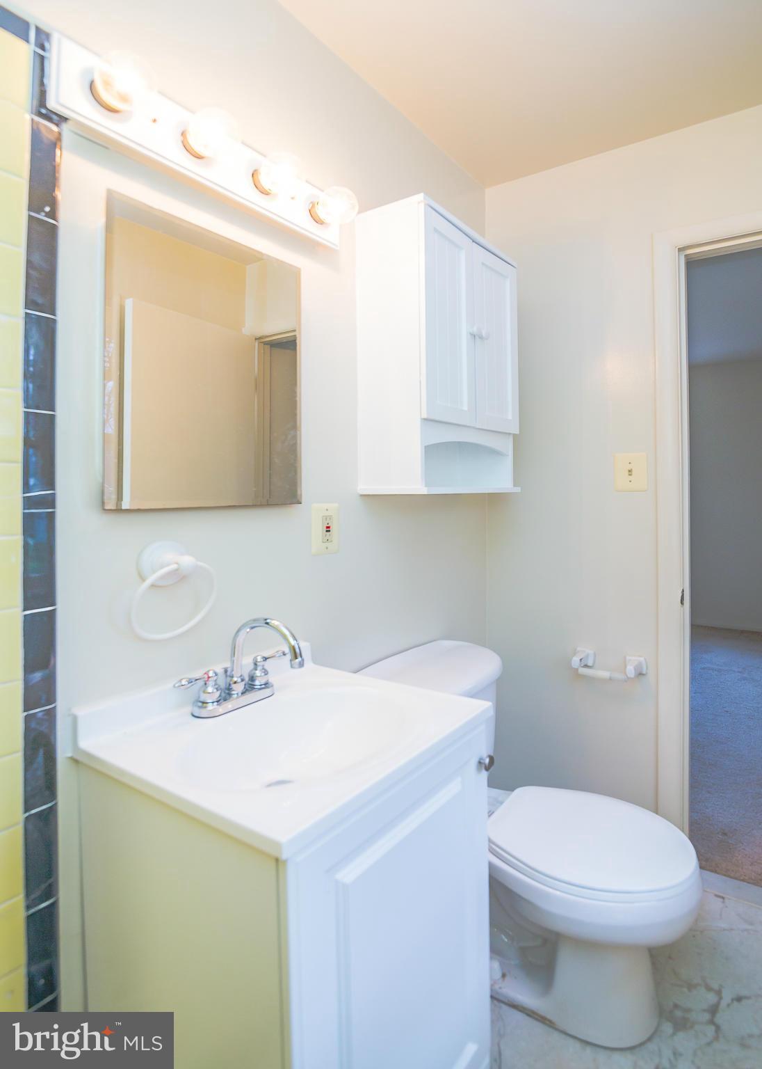 VIENNA WOODS - Residential Lease