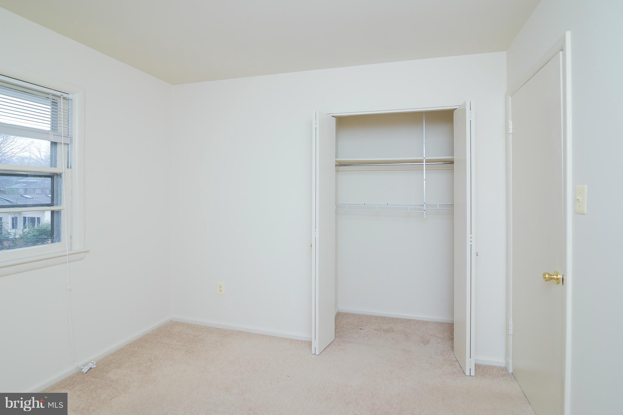 VIENNA WOODS - Residential Lease