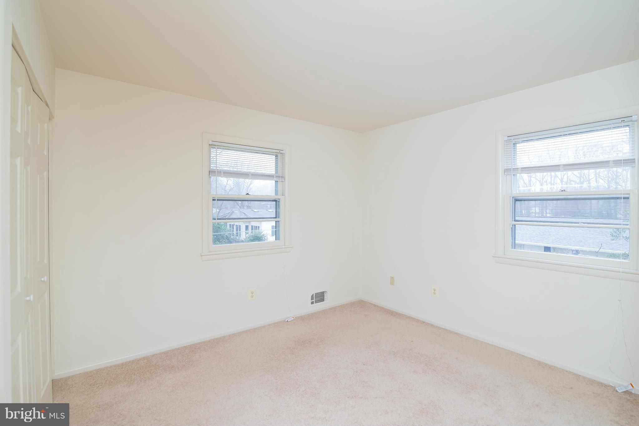 VIENNA WOODS - Residential Lease