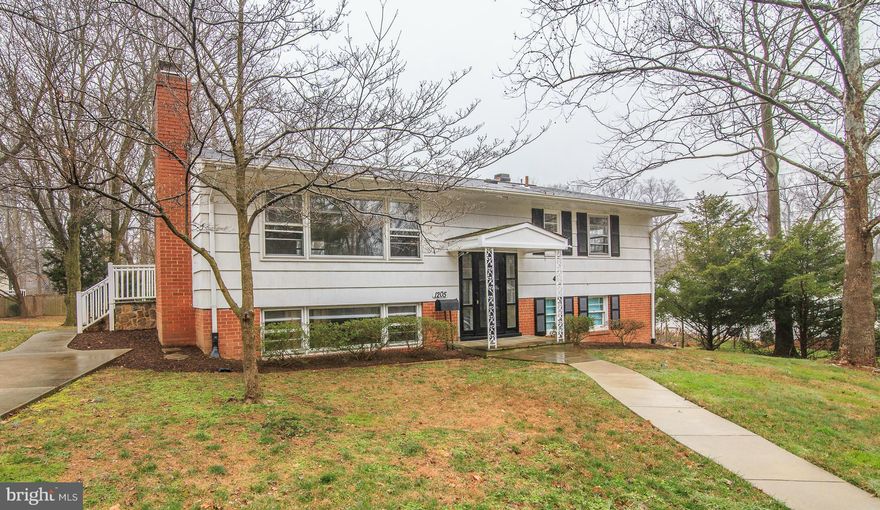 Sought after 4BR 2Full bath Rental in the heart of Vienna VA on 1/4 acre.  Living Room has Huge Picture Window & Wood Fireplace. Dining Room will seat everyone. The Kitchen has loads of cabinets and counter space with access to Side Porch & Backyard. MBR has a Private+updated Bath. Add'l Lg BR's have generous closet space. LL has huge RecRoom+BR+Utility  $50/Applicant fee to Albrittain Group