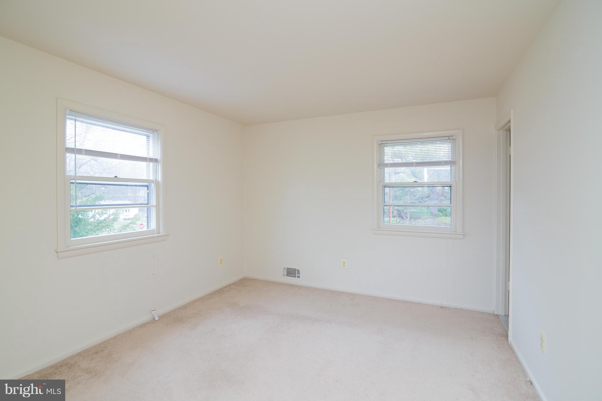 VIENNA WOODS - Residential Lease