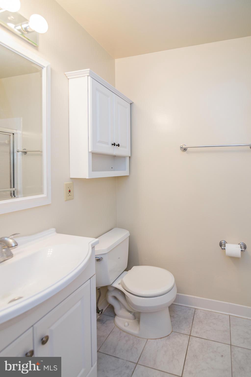 VIENNA WOODS - Residential Lease