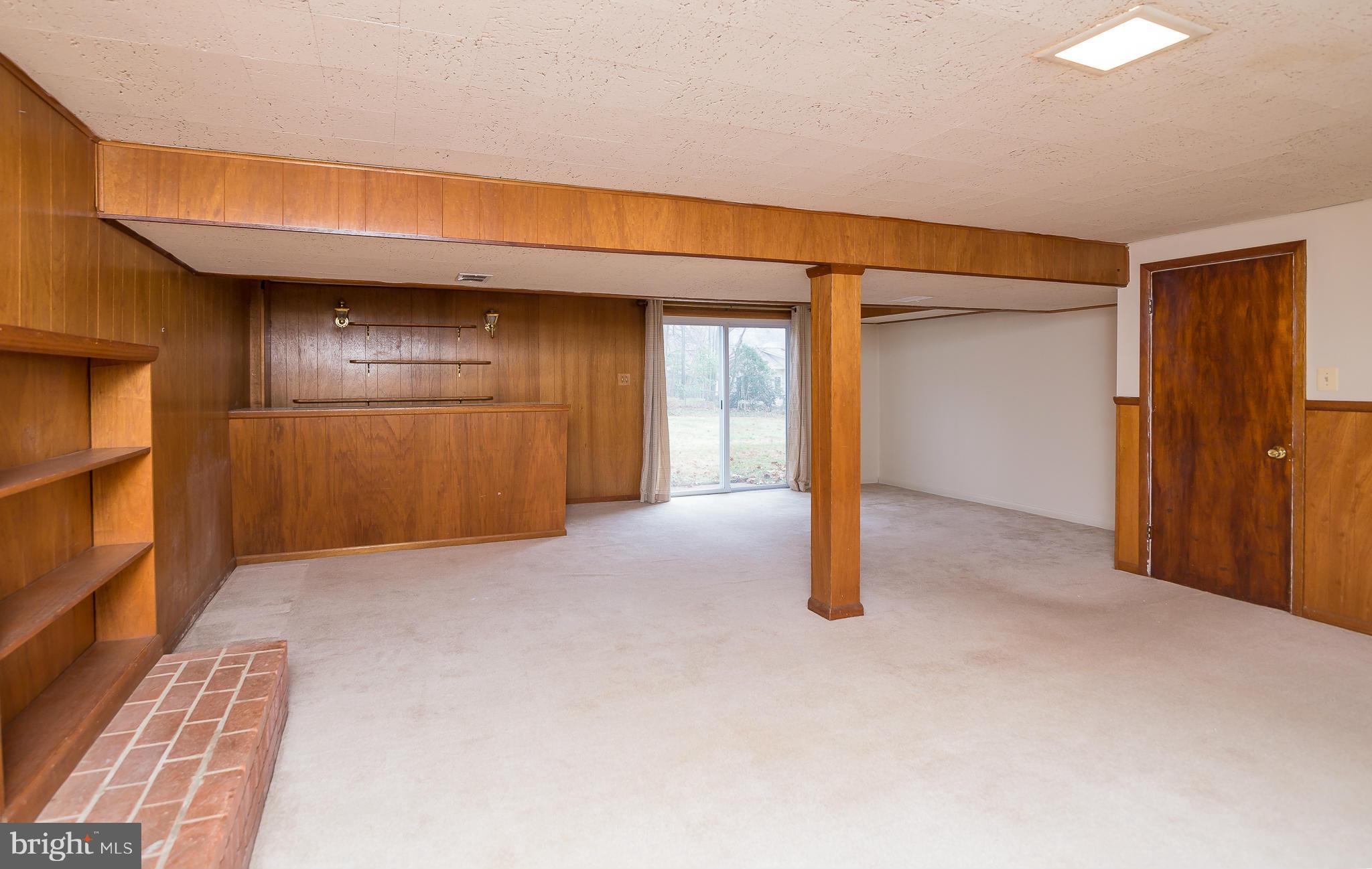 VIENNA WOODS - Residential Lease