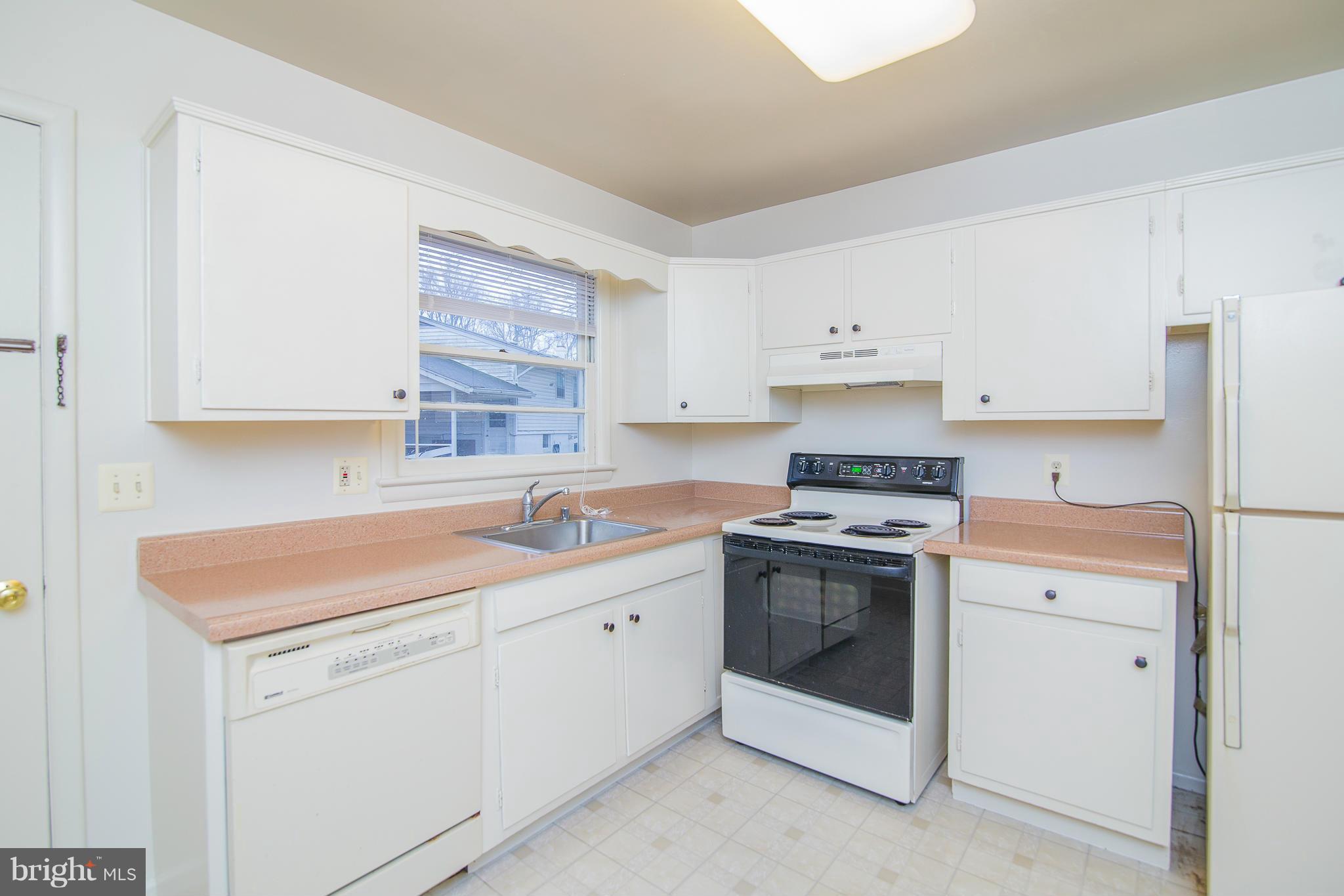 VIENNA WOODS - Residential Lease