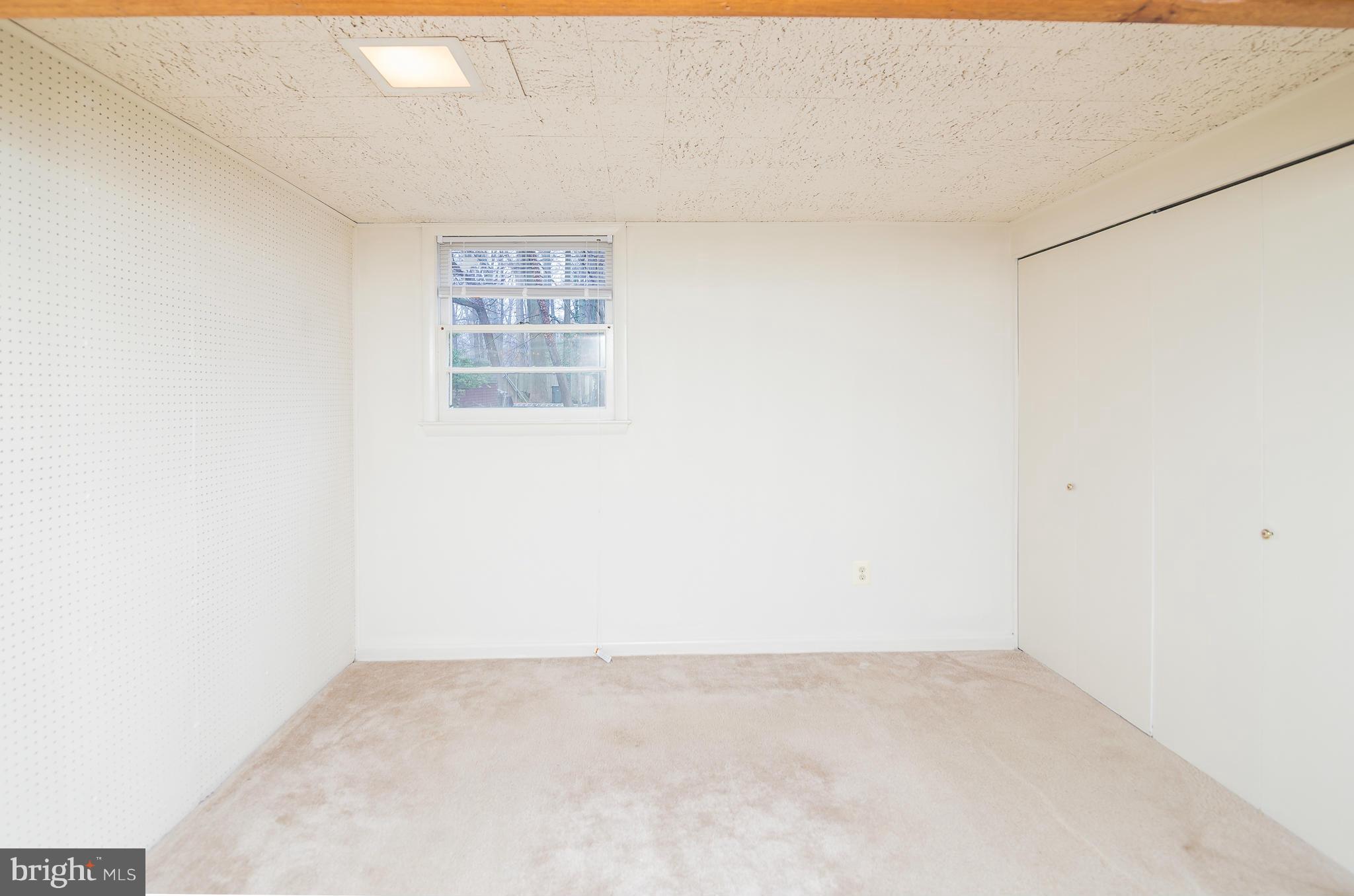 VIENNA WOODS - Residential Lease