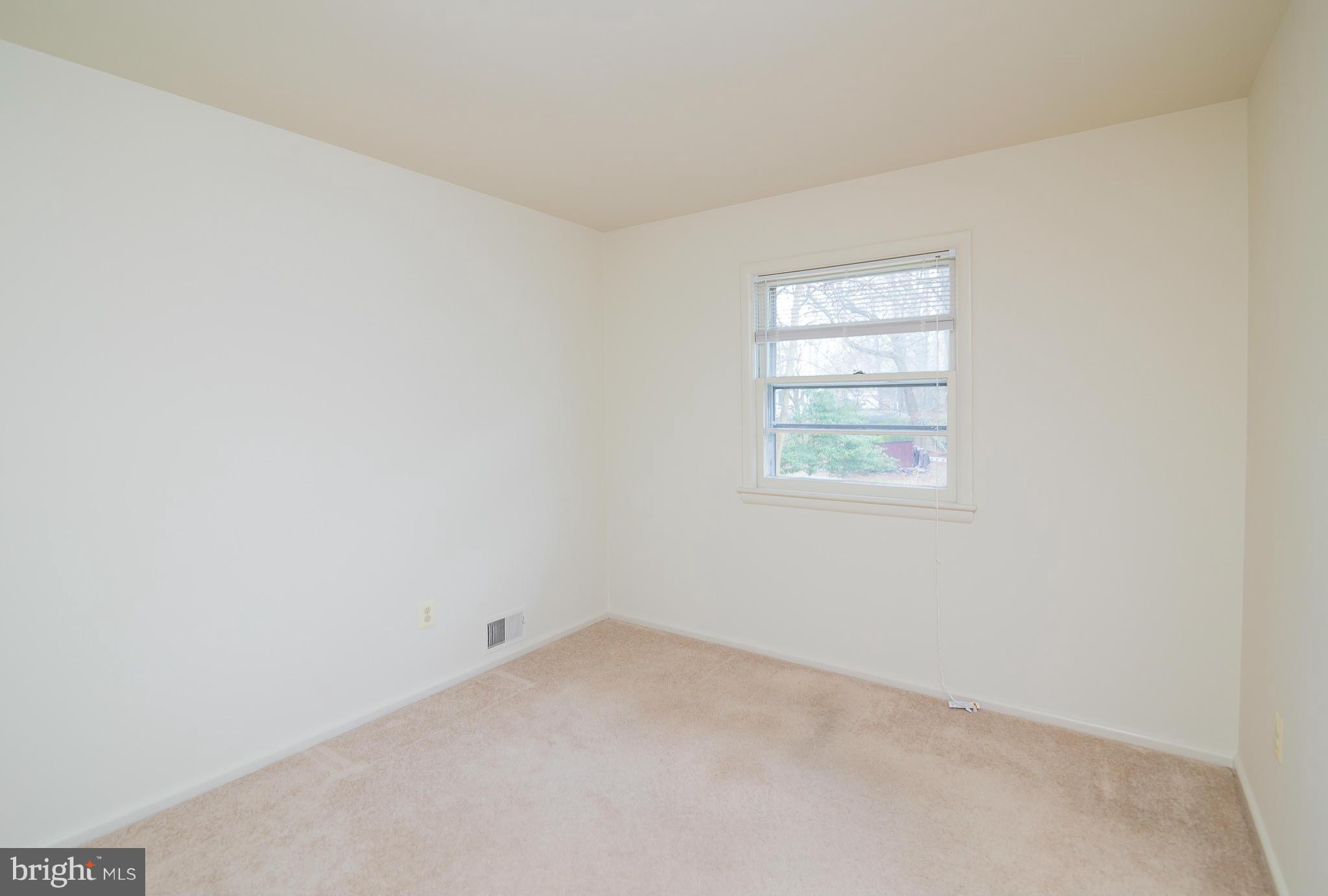 VIENNA WOODS - Residential Lease