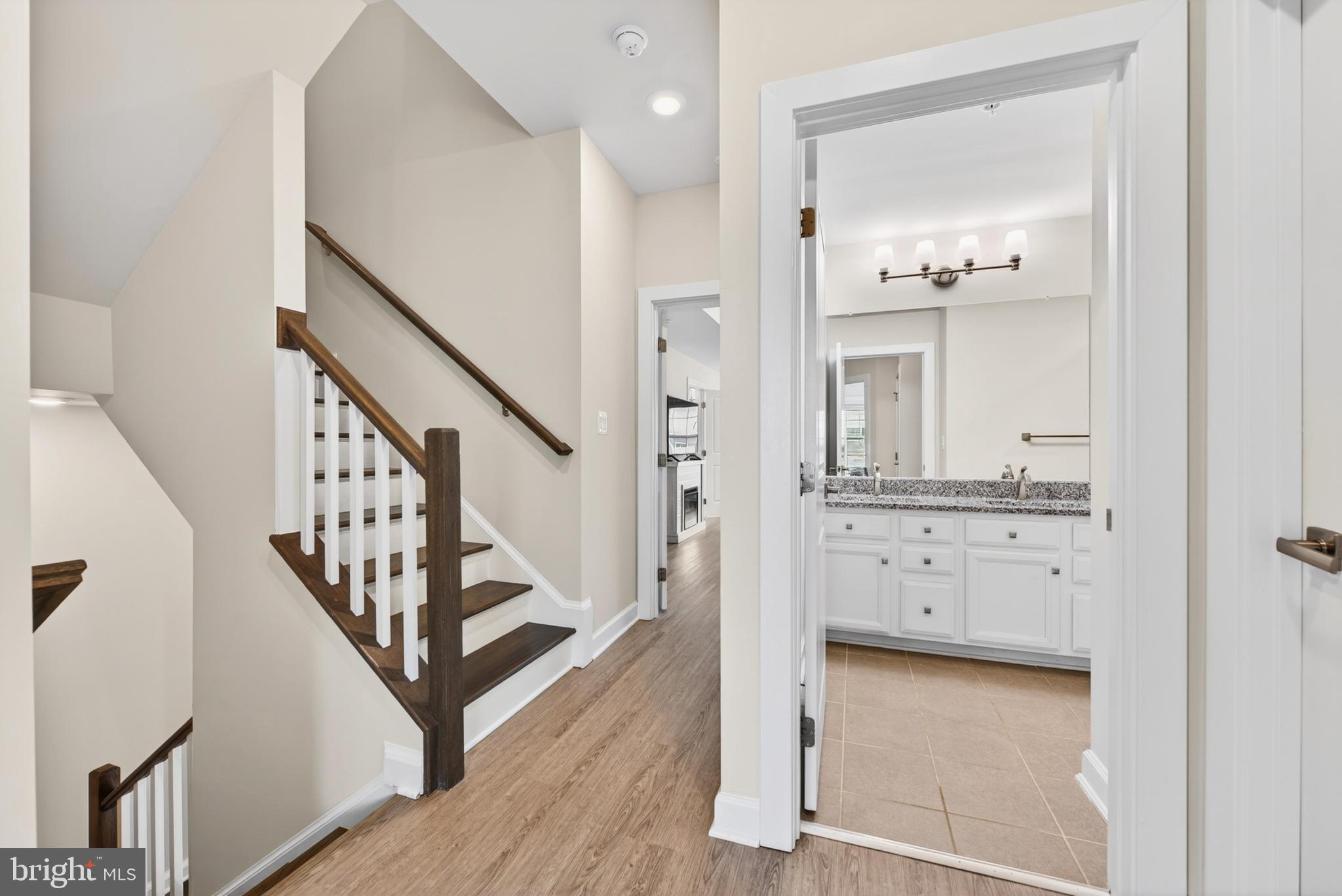 ARCOLA TOWN CENTER - Residential