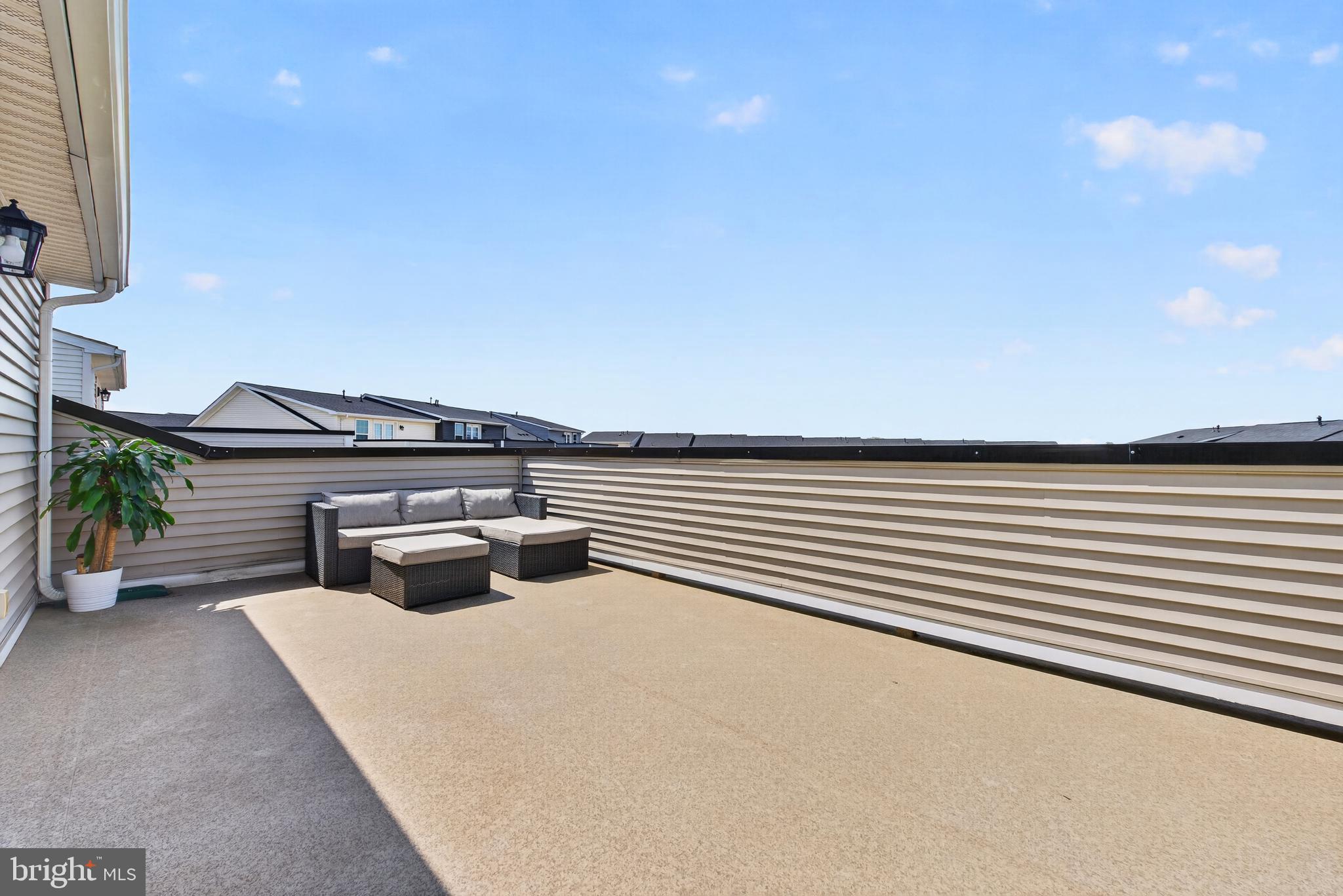 ARCOLA TOWN CENTER - Residential