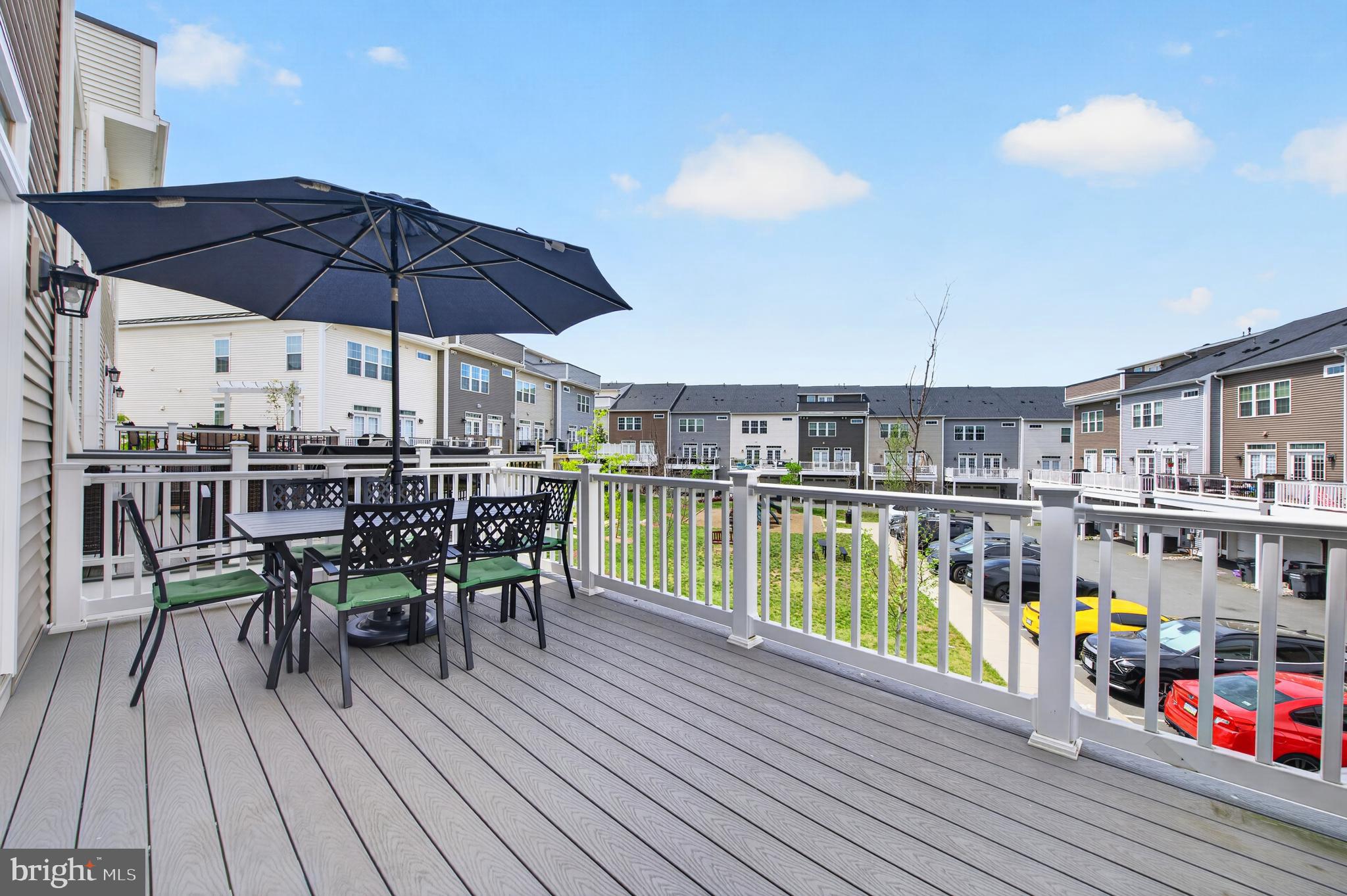 ARCOLA TOWN CENTER - Residential