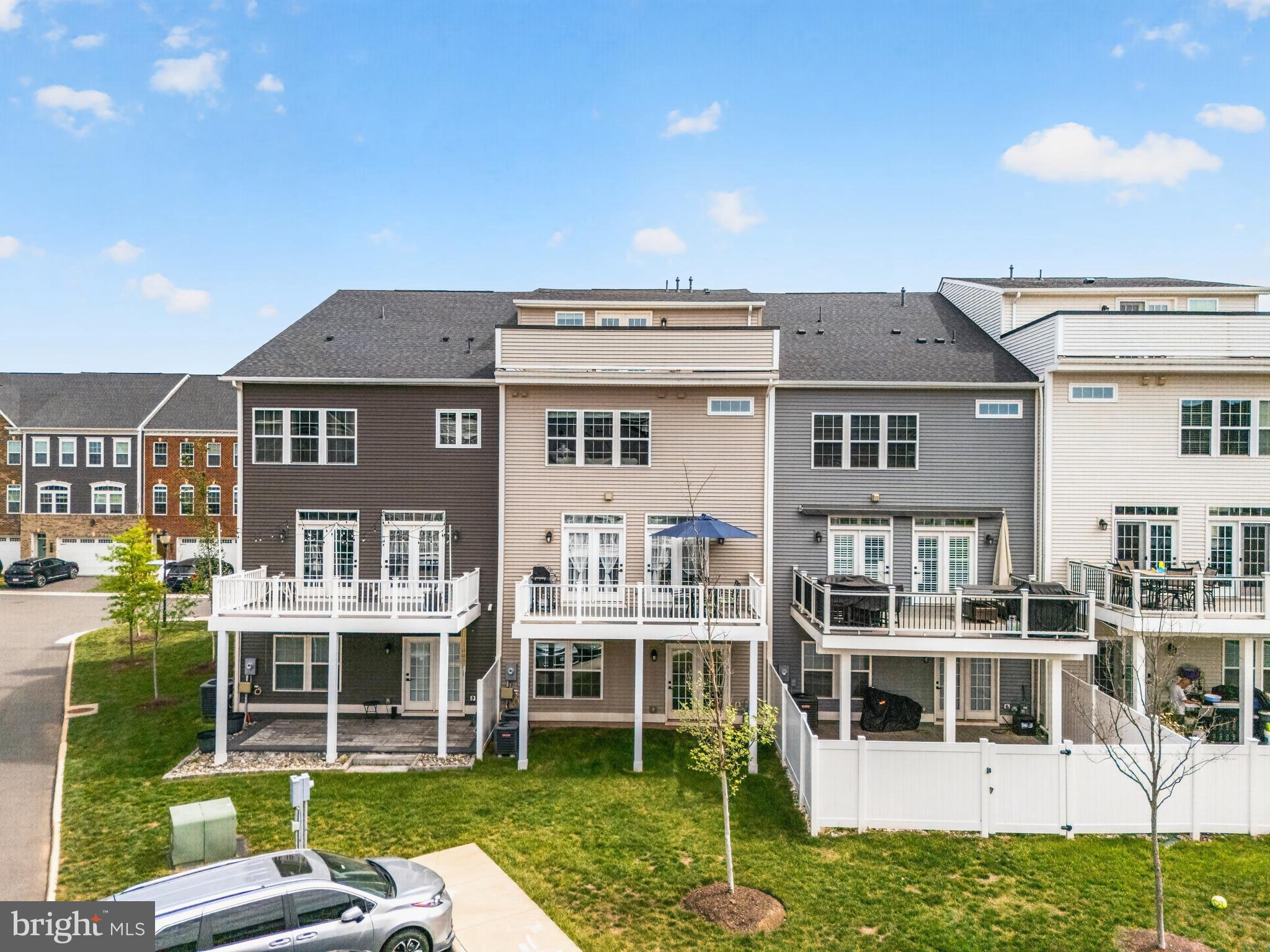 ARCOLA TOWN CENTER - Residential