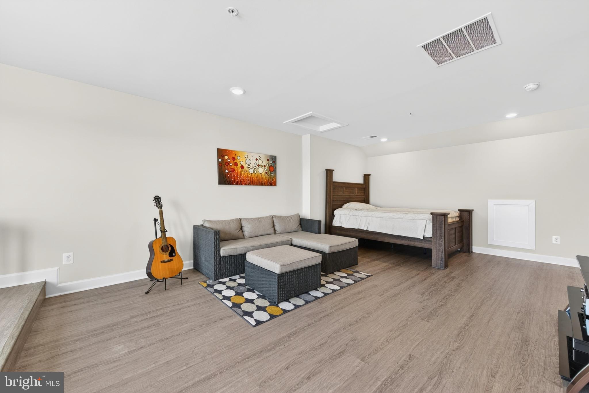 ARCOLA TOWN CENTER - Residential