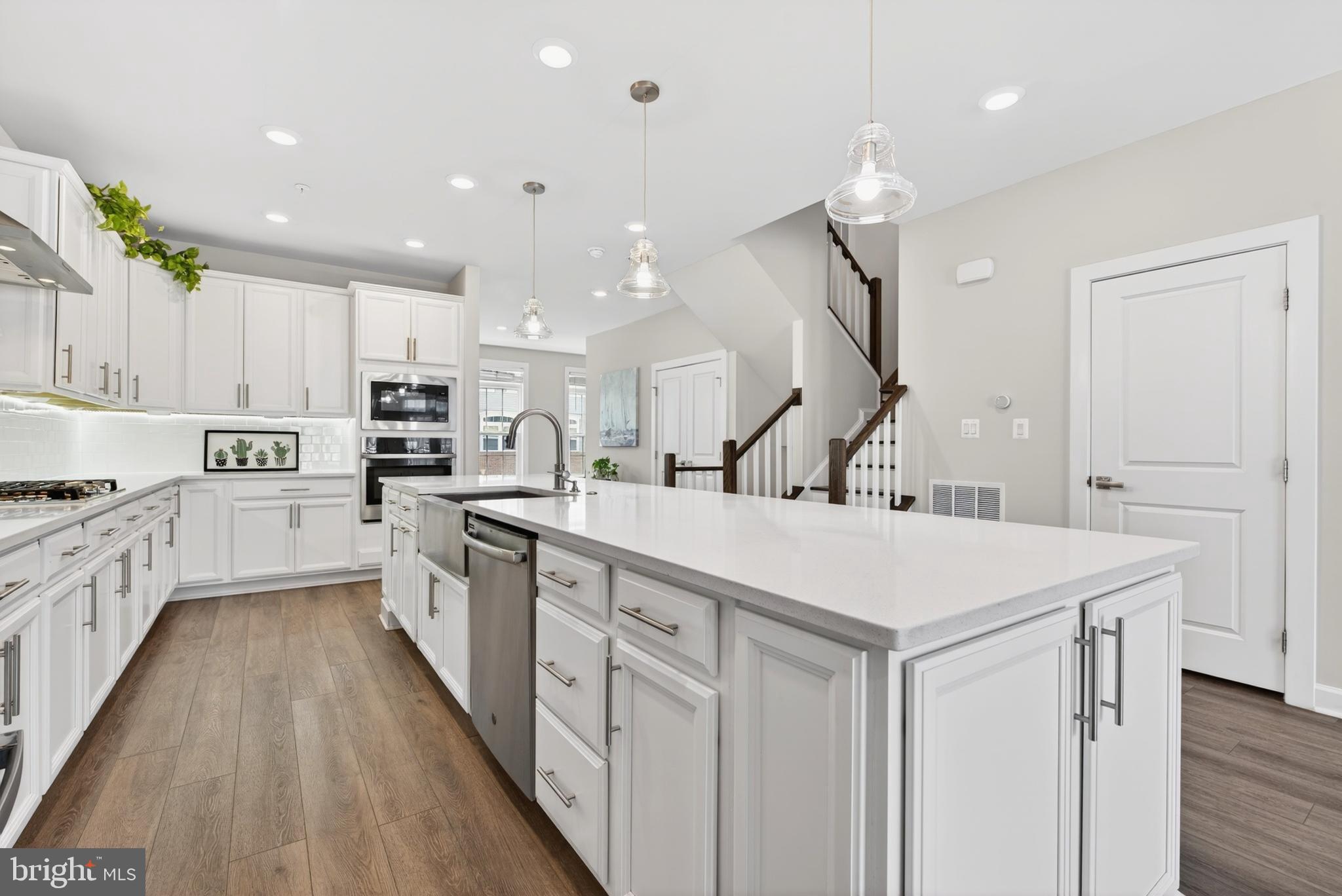 ARCOLA TOWN CENTER - Residential