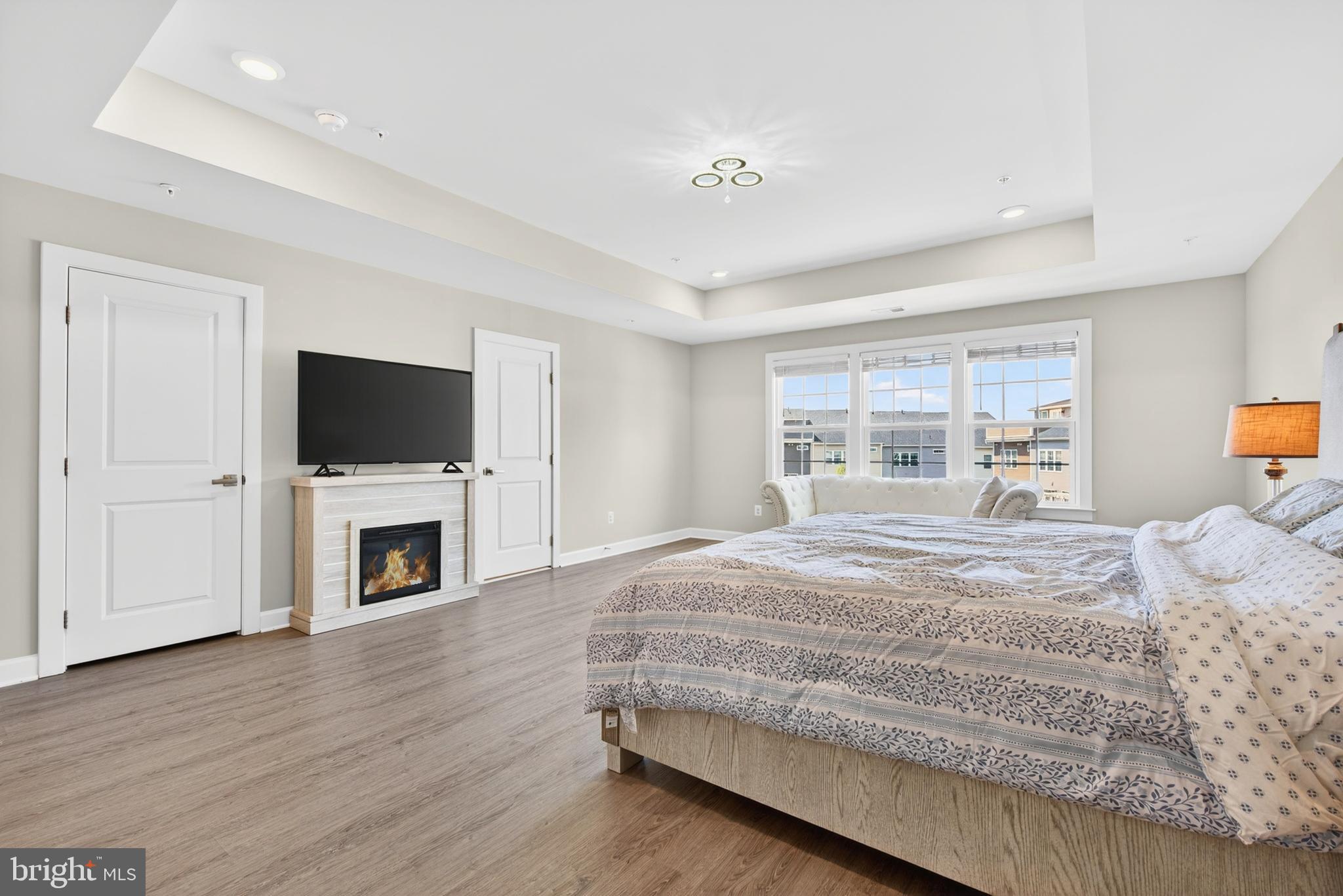 ARCOLA TOWN CENTER - Residential