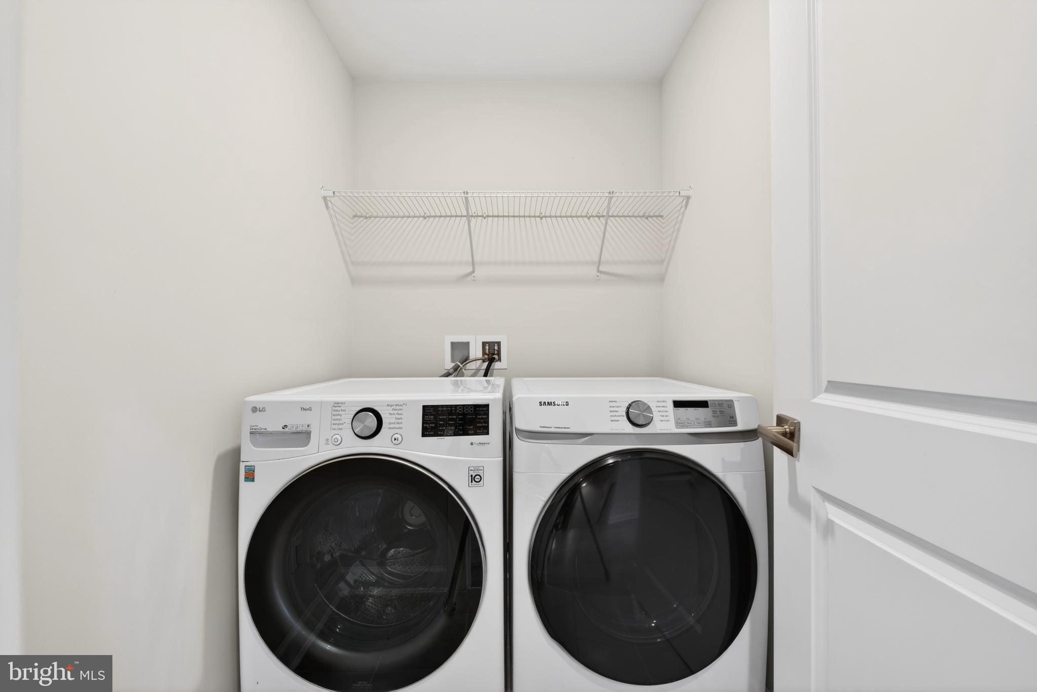 ARCOLA TOWN CENTER - Residential