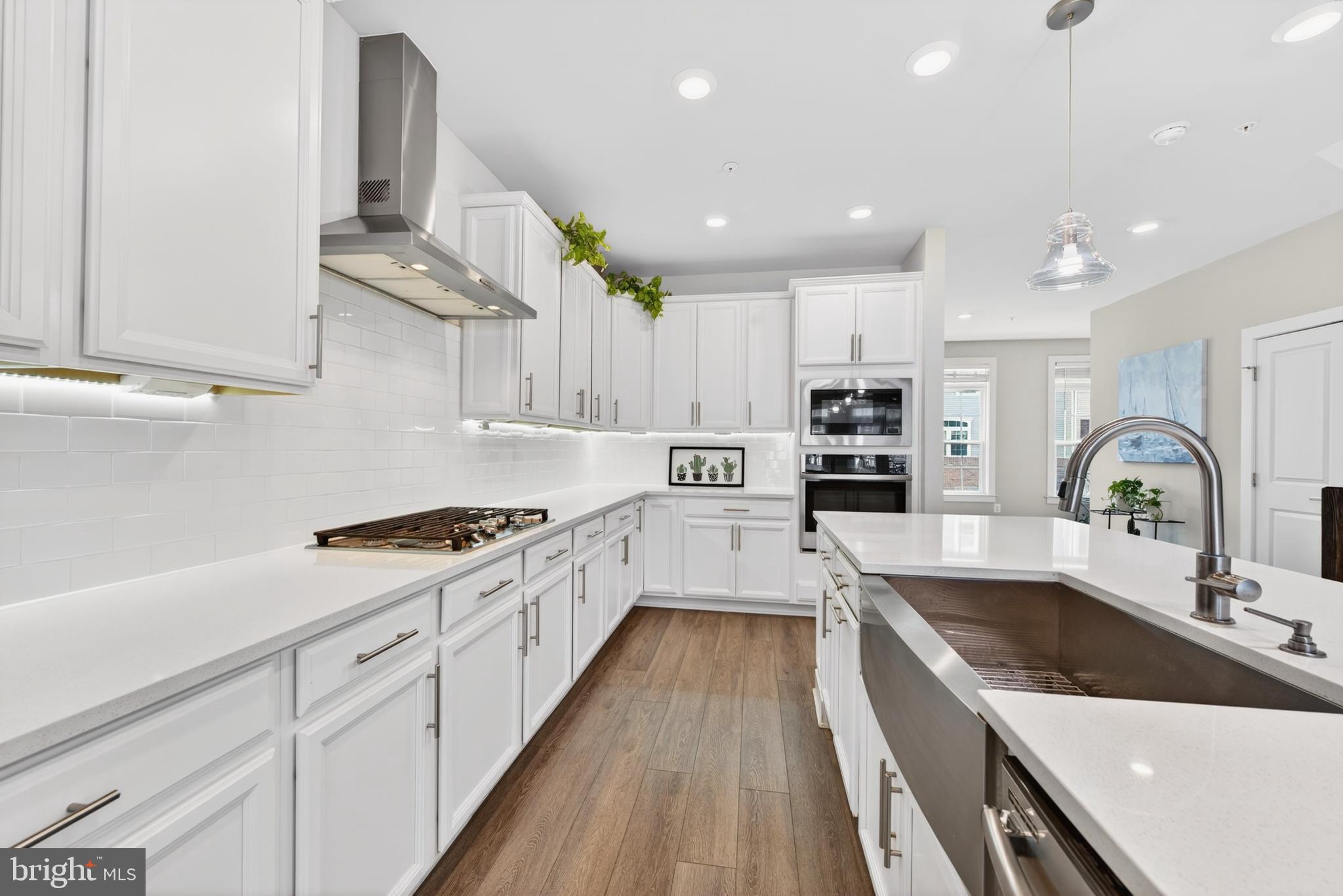 ARCOLA TOWN CENTER - Residential