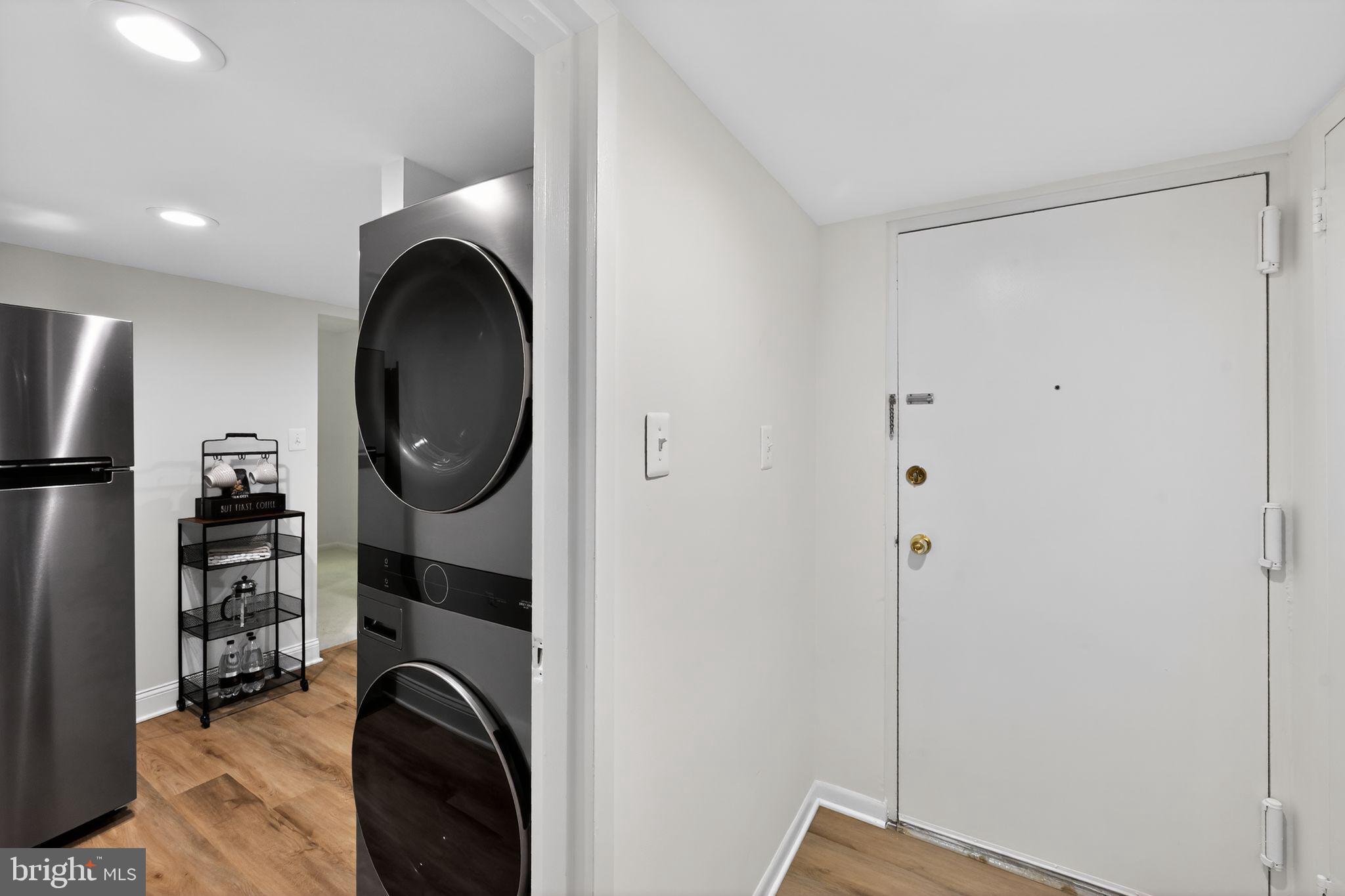 1533 NORTHGATE SQUARE 11B