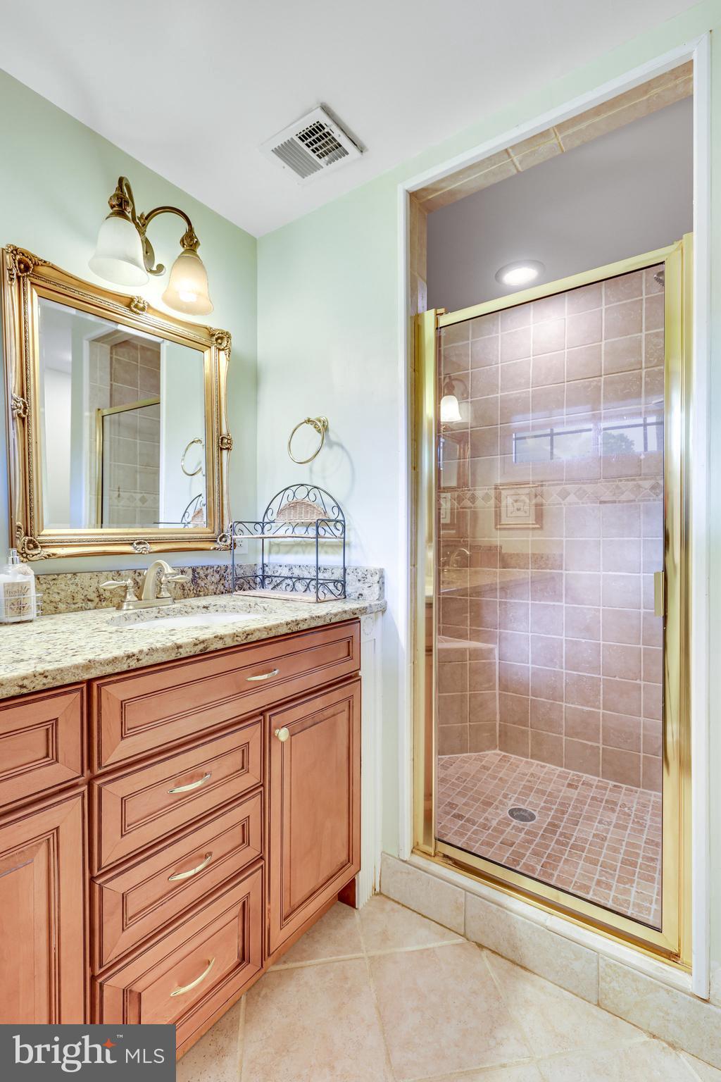 MC LEAN HAMLET - Residential Lease