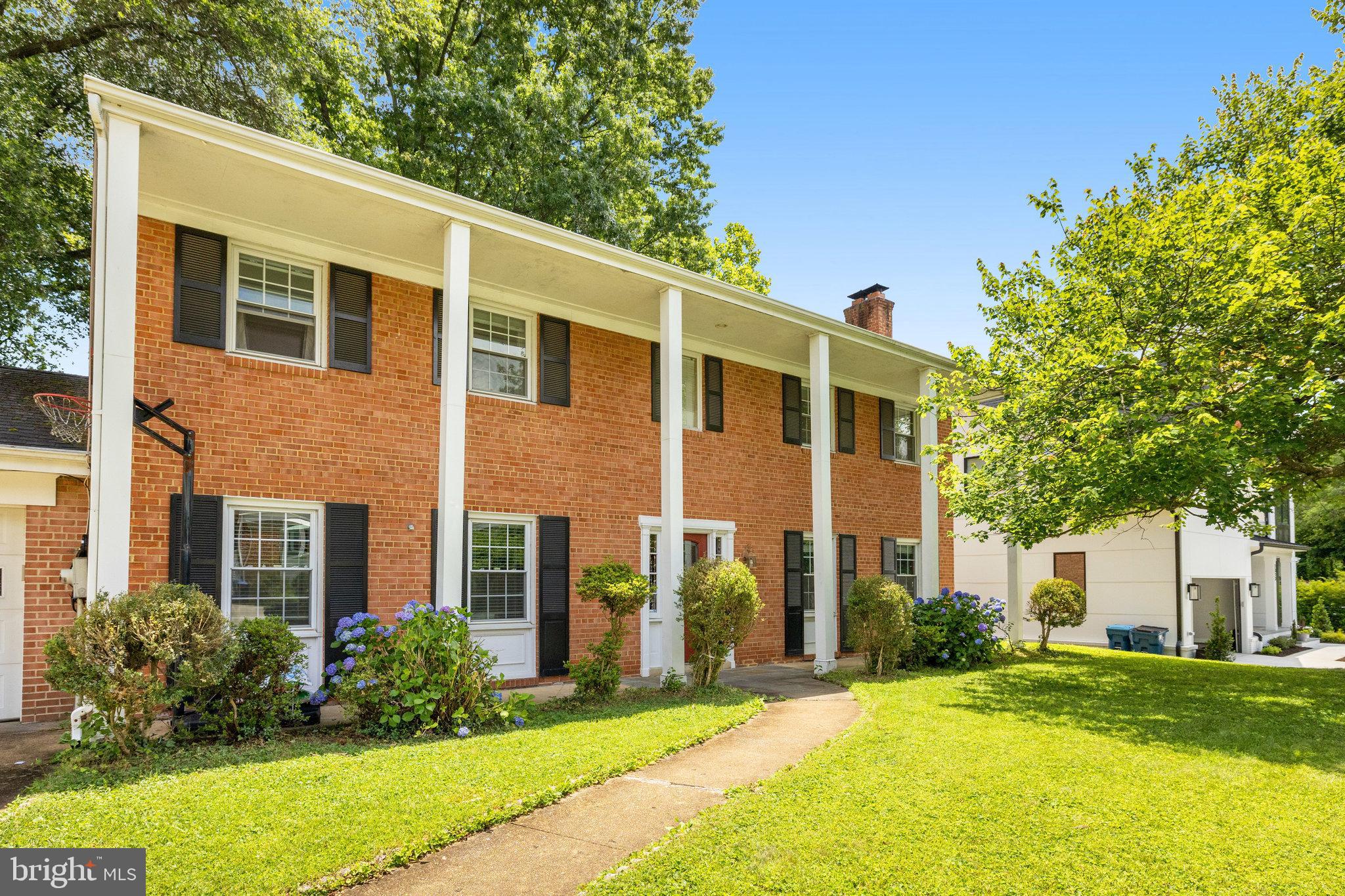 MC LEAN HAMLET - Residential Lease