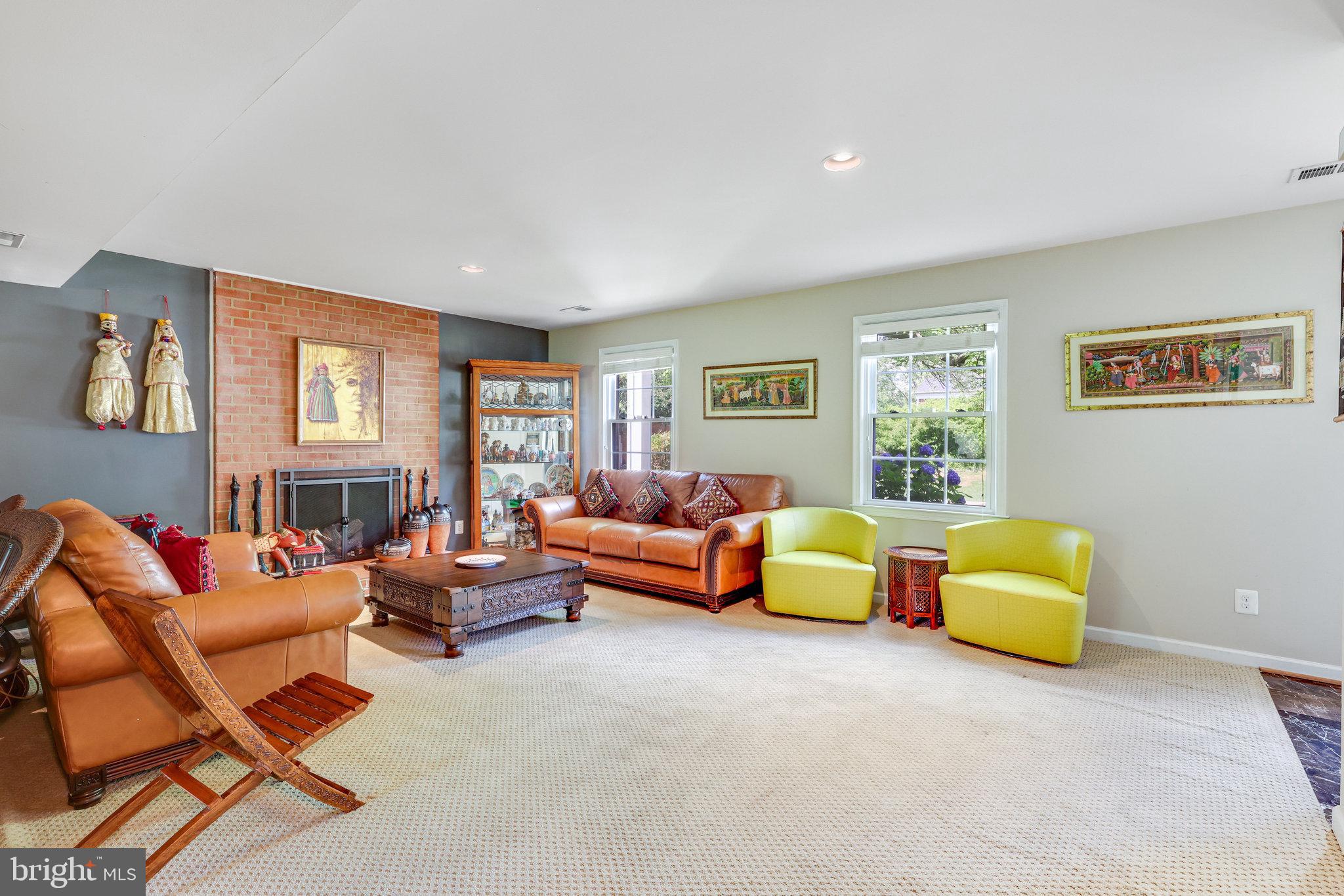 MC LEAN HAMLET - Residential Lease