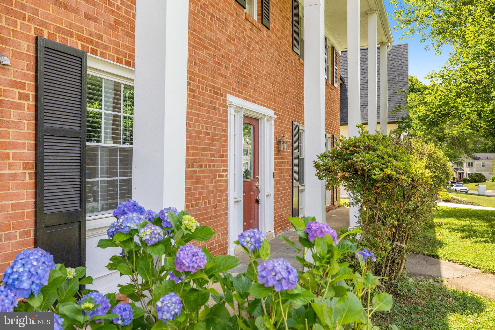 MC LEAN HAMLET - Residential Lease