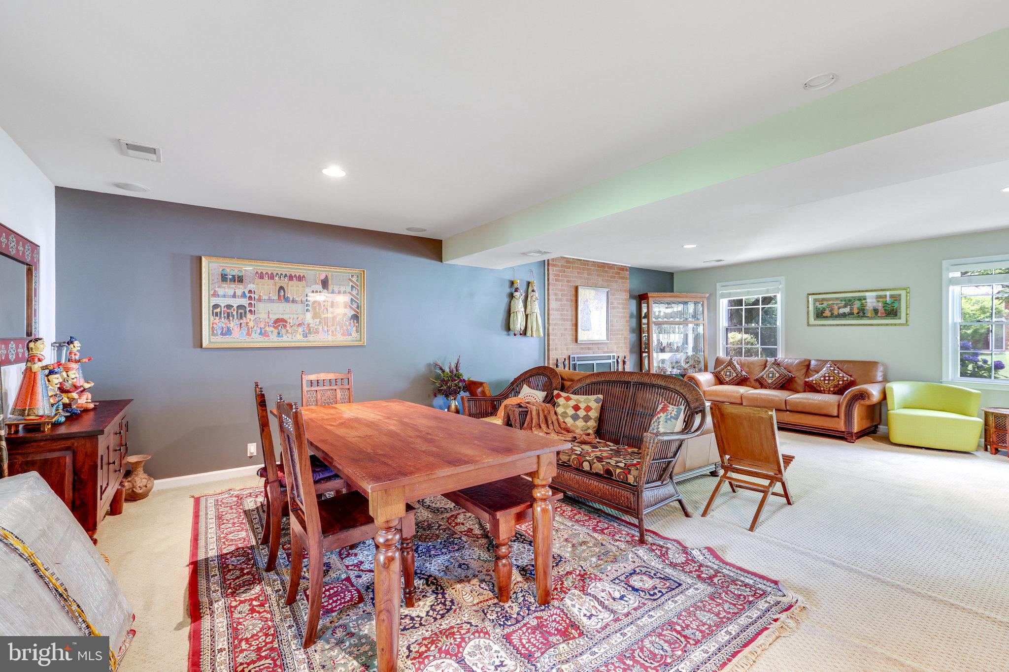 MC LEAN HAMLET - Residential Lease