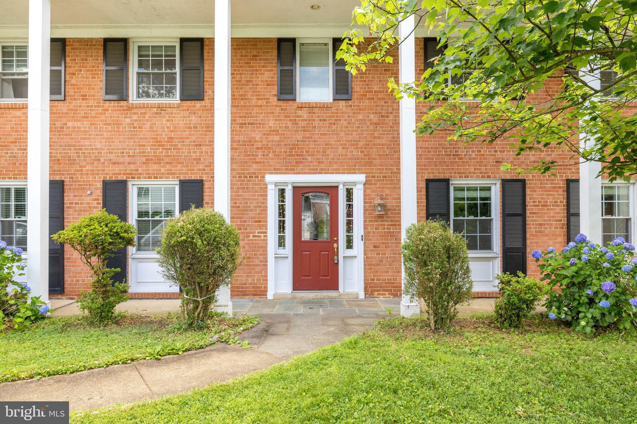 MC LEAN HAMLET - Residential Lease