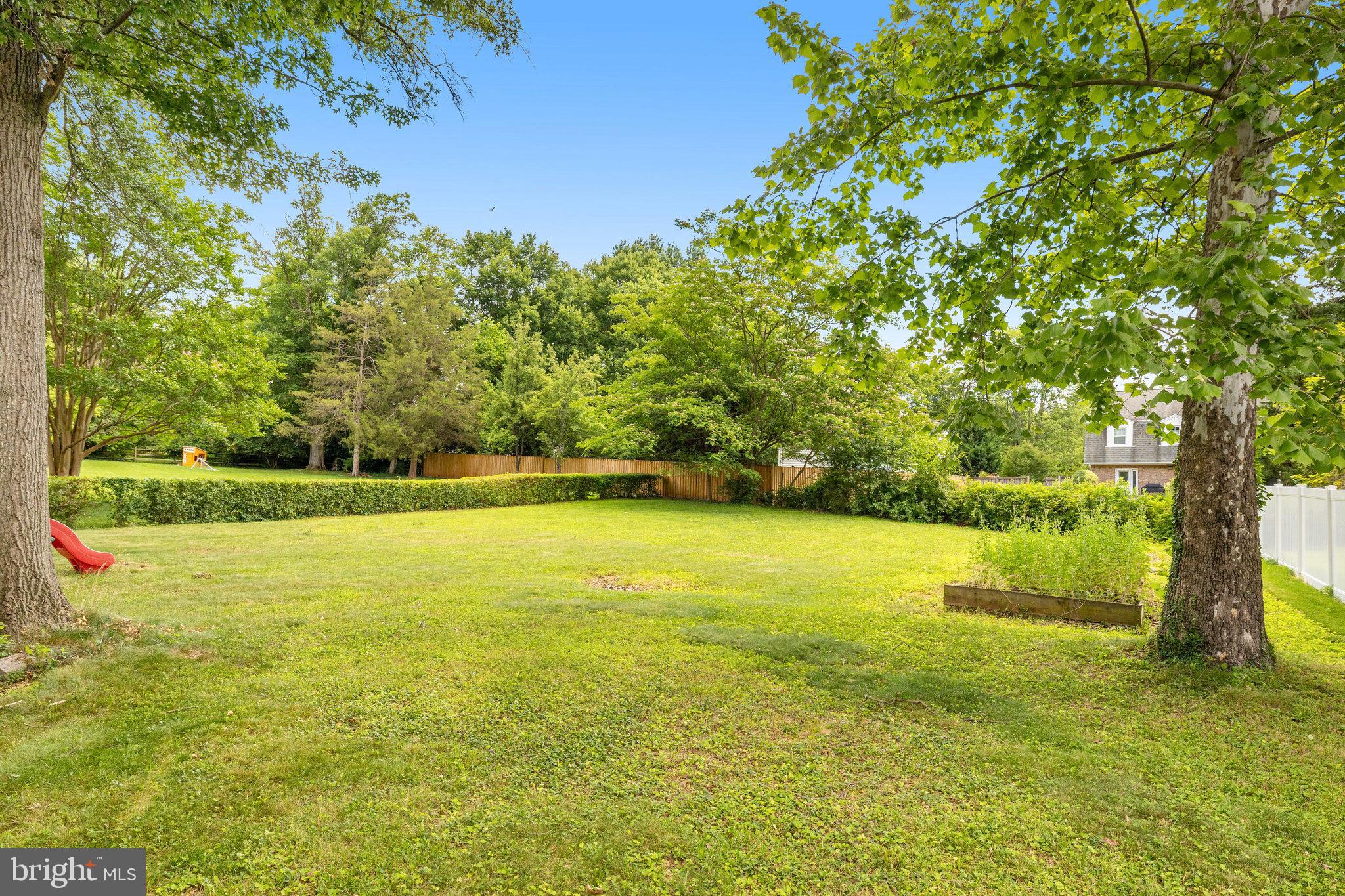 MC LEAN HAMLET - Residential Lease