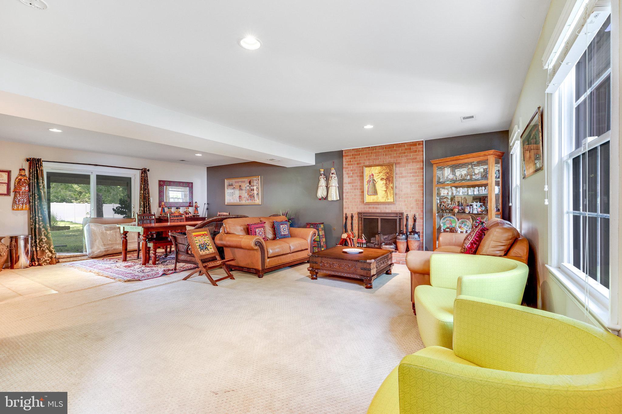 MC LEAN HAMLET - Residential Lease