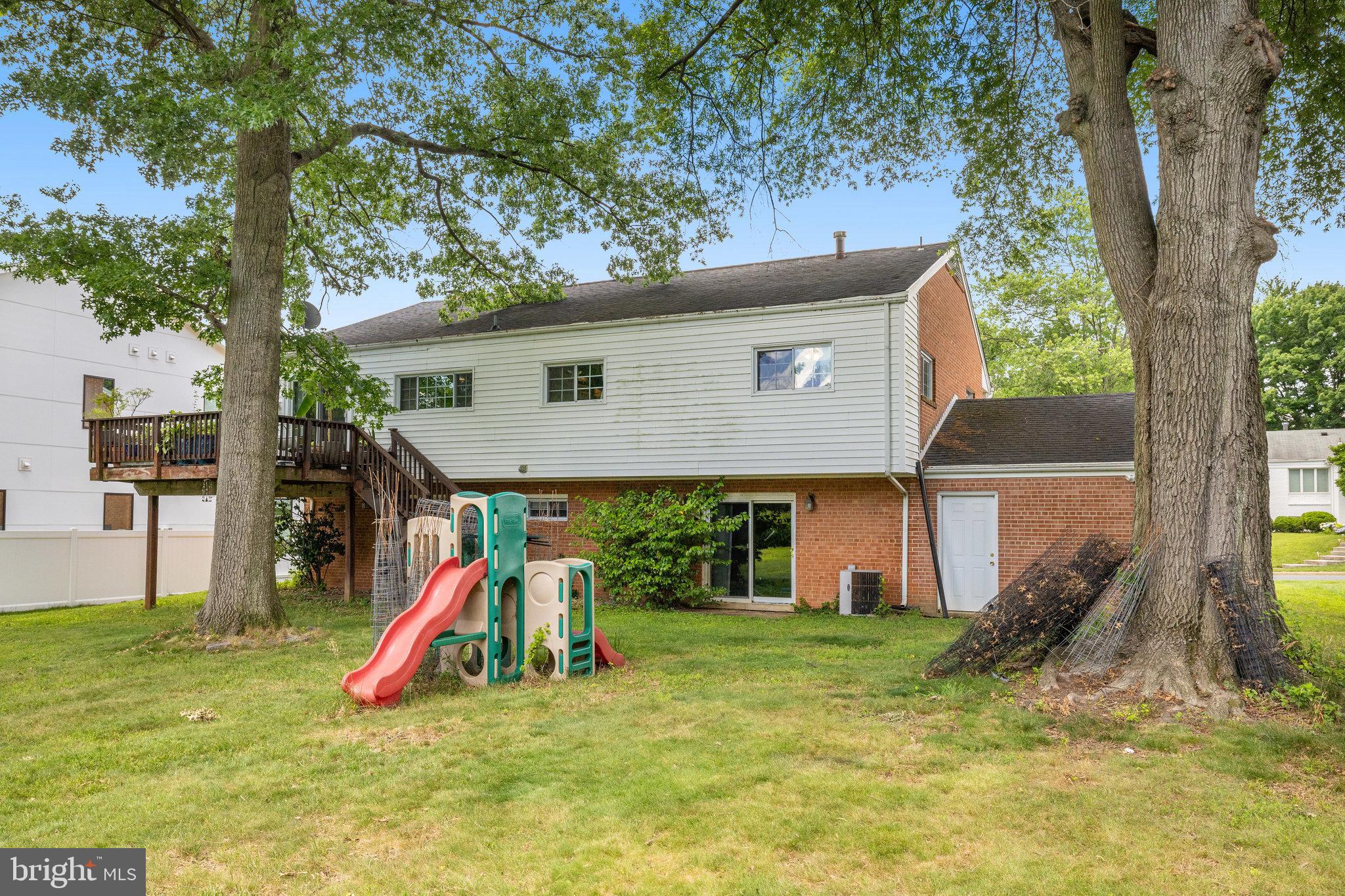 MC LEAN HAMLET - Residential Lease