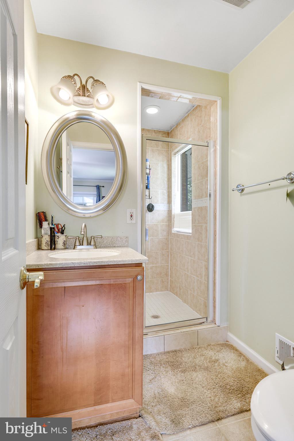 MC LEAN HAMLET - Residential Lease