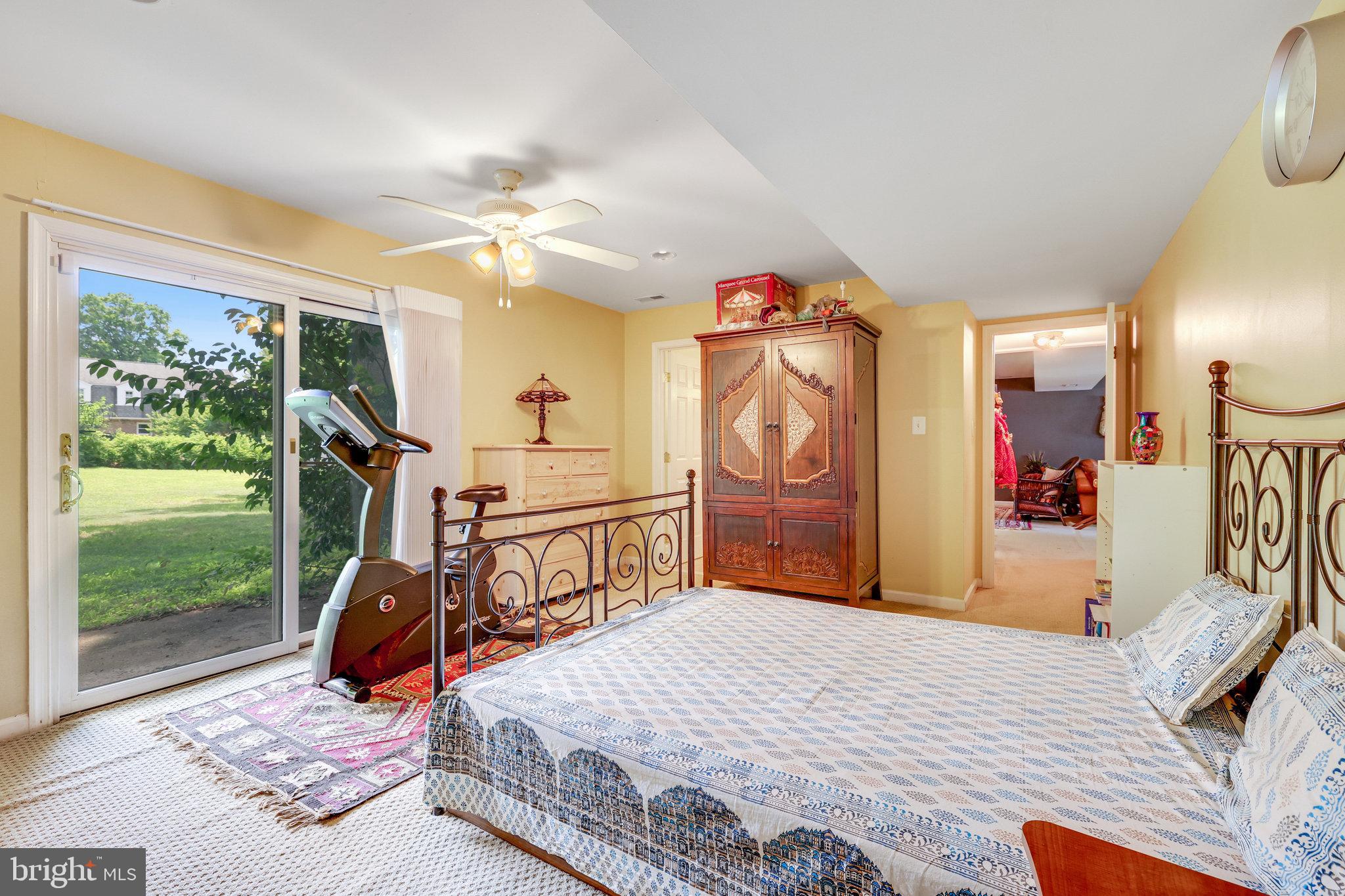 MC LEAN HAMLET - Residential Lease