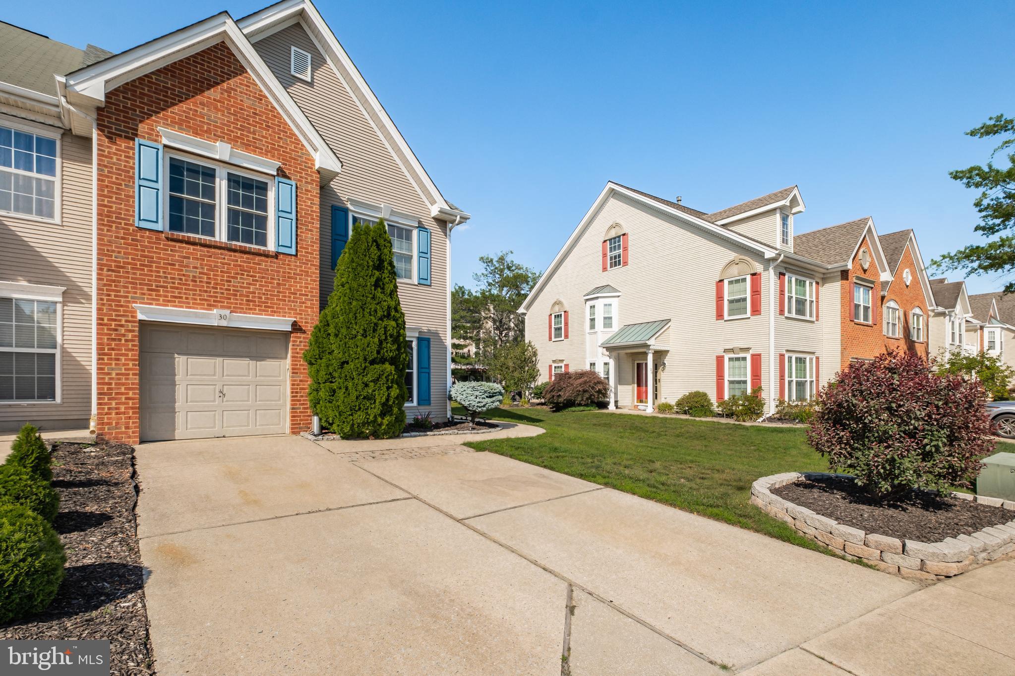 30 AUGUSTA LANE