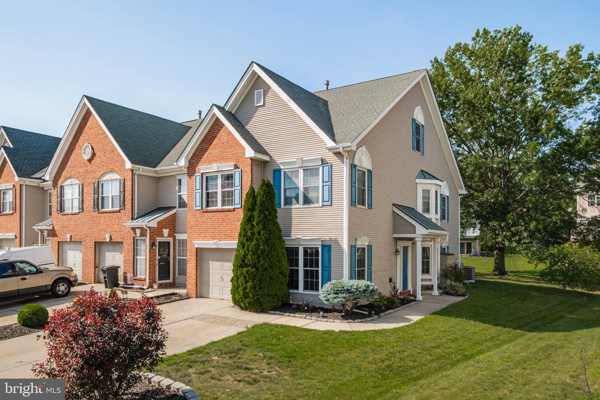 30 AUGUSTA LANE