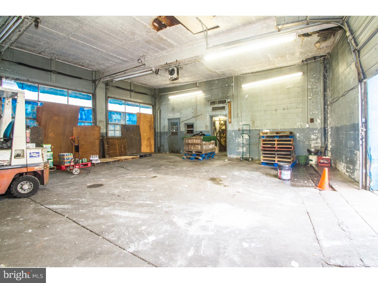 PASSYUNK SQUARE - Commercial Sale