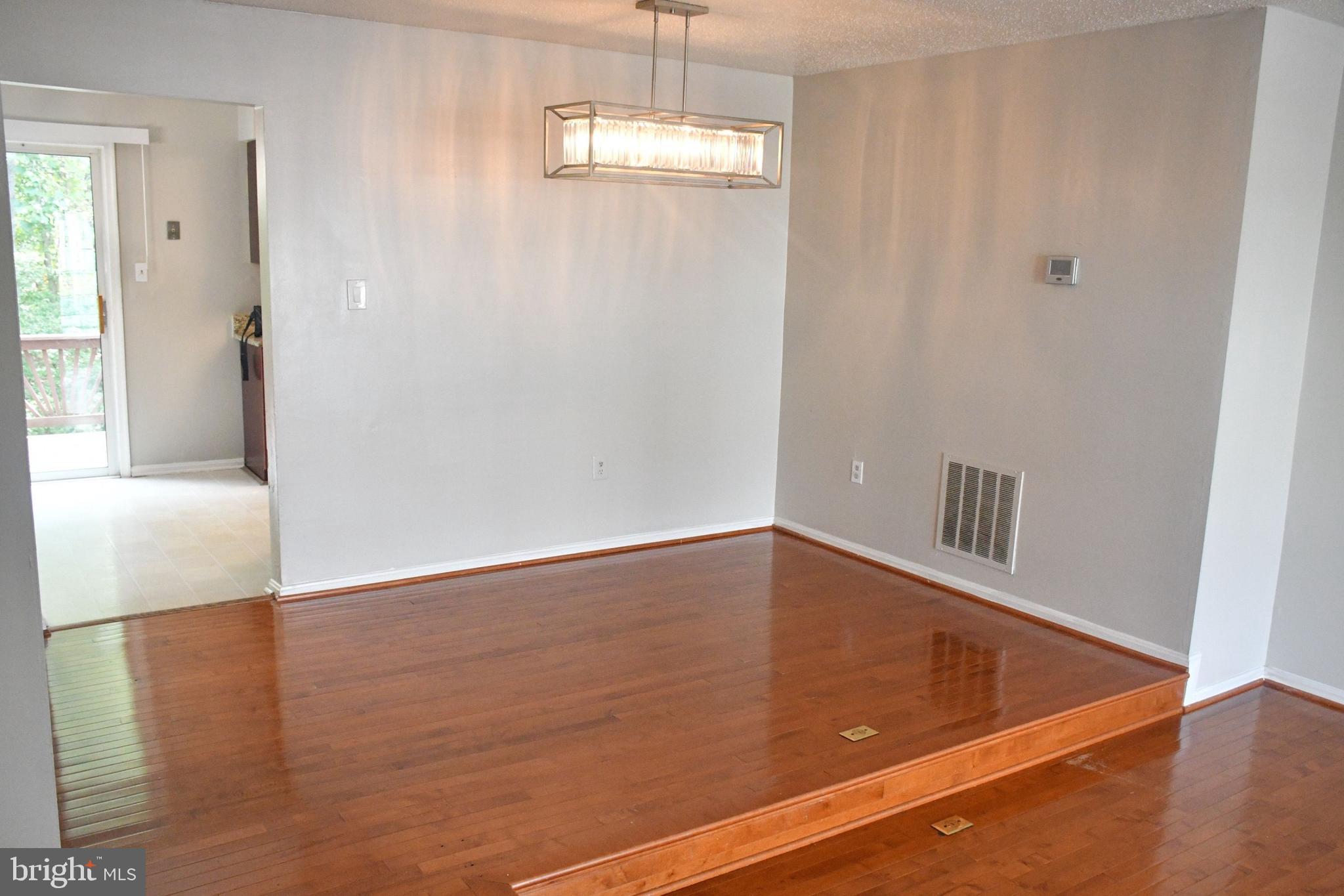 VALLEY STREAM ESTATES - Residential