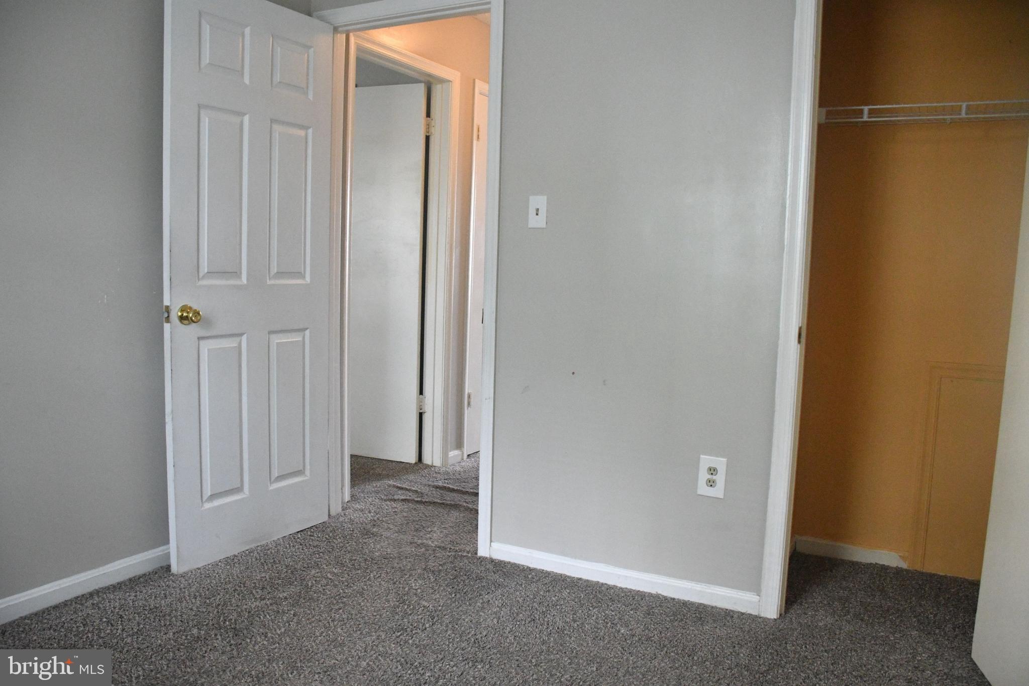 VALLEY STREAM ESTATES - Residential