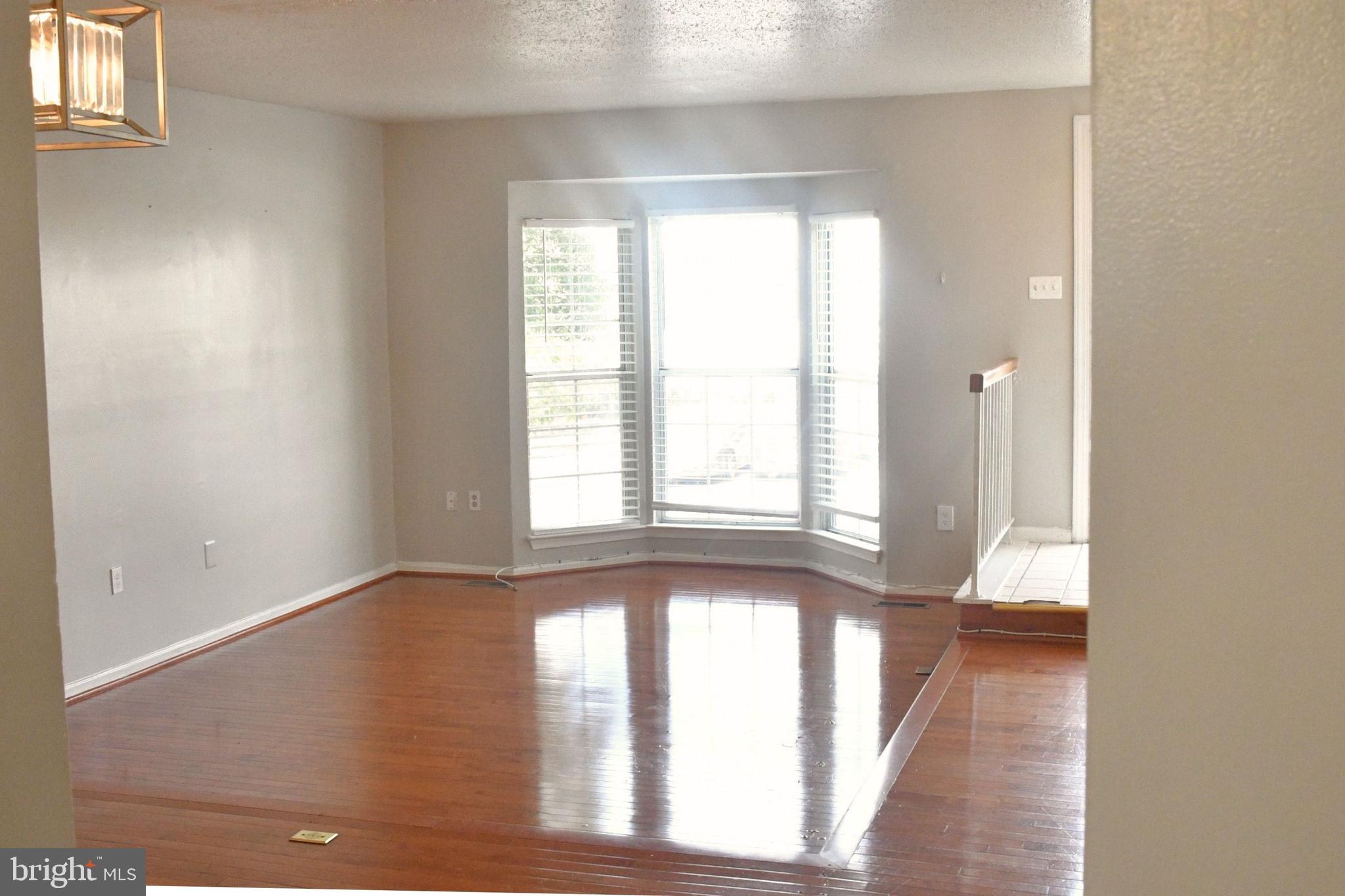 VALLEY STREAM ESTATES - Residential