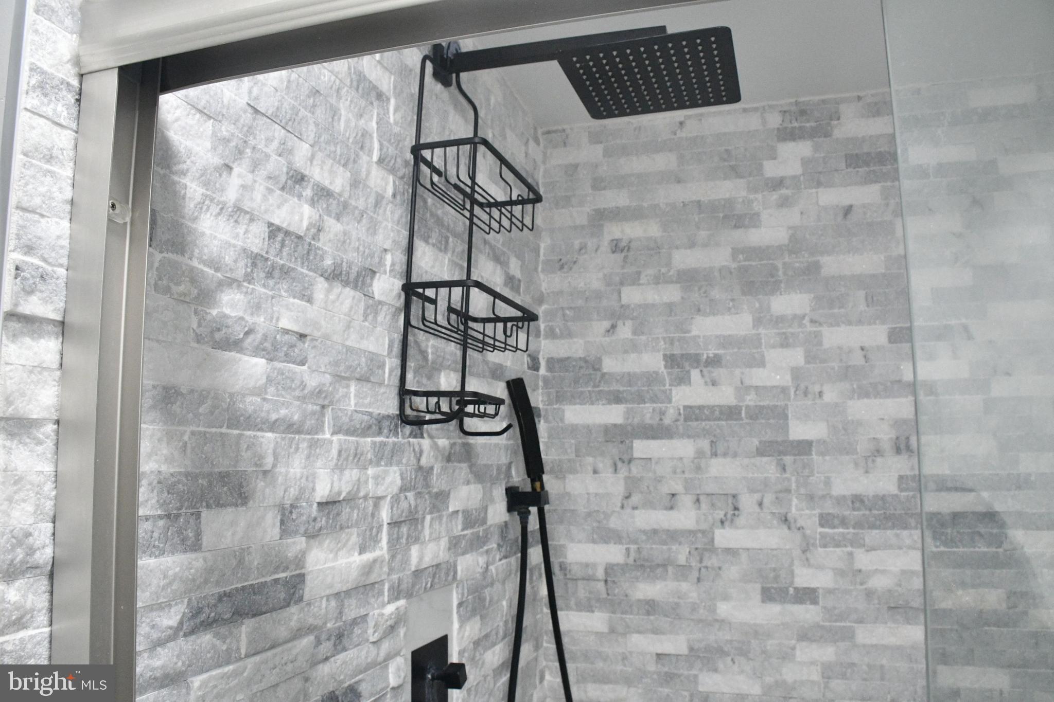 VALLEY STREAM ESTATES - Residential