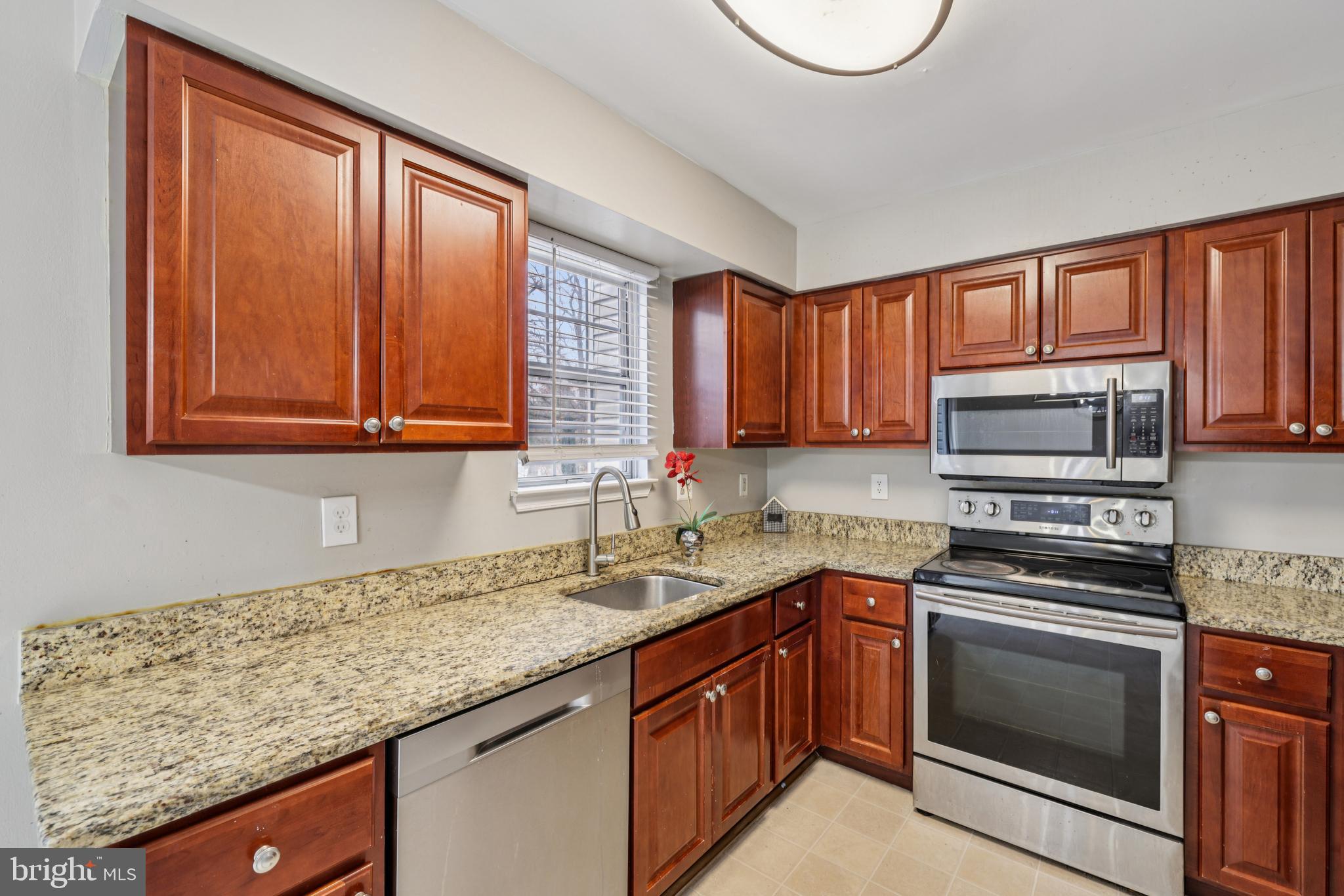 VALLEY STREAM ESTATES - Residential