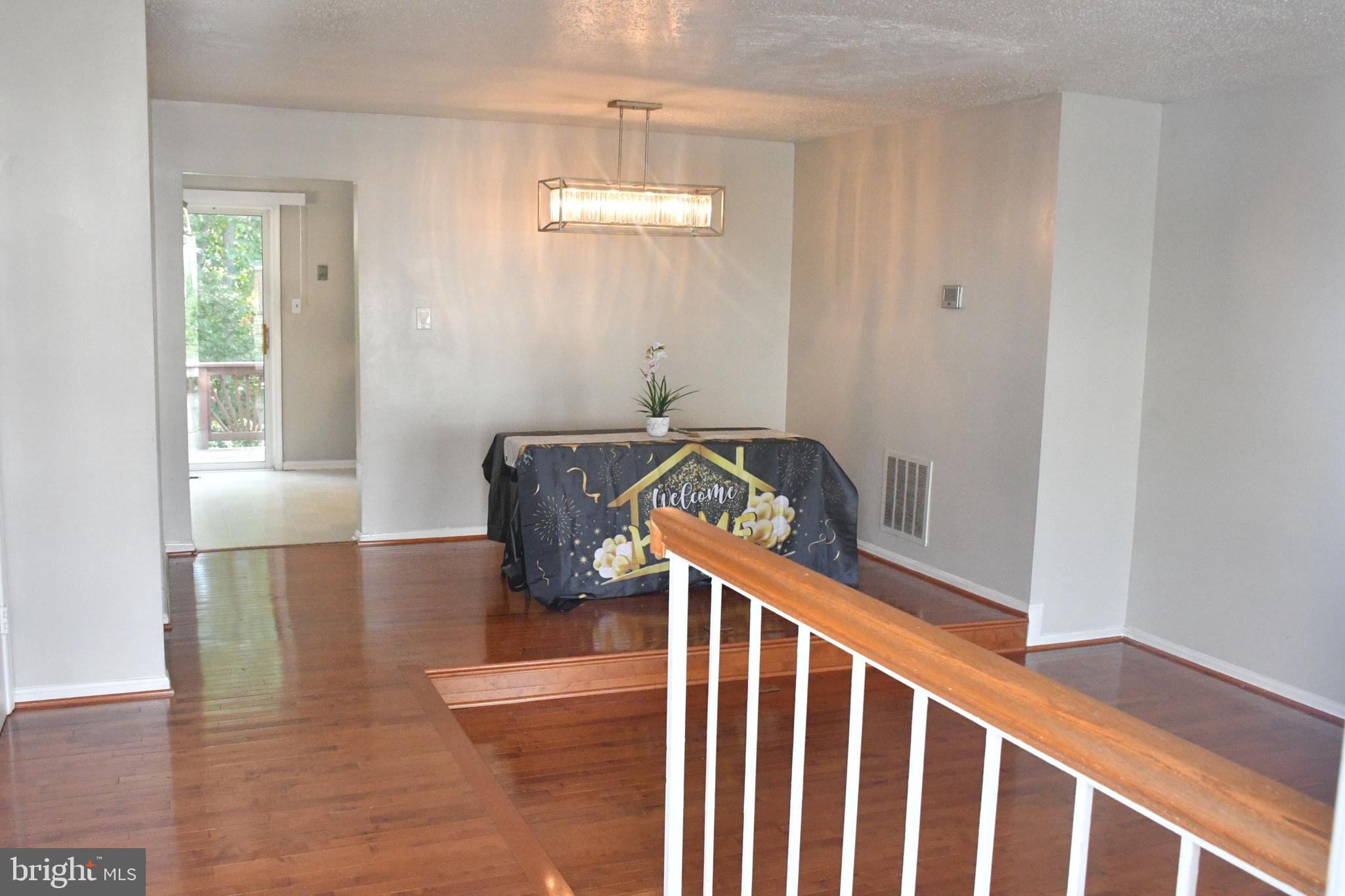 VALLEY STREAM ESTATES - Residential