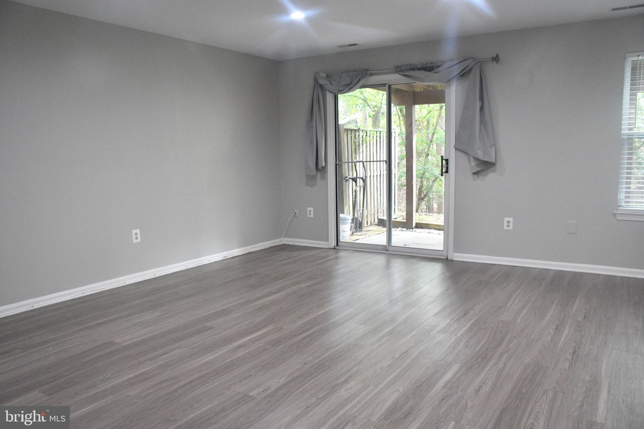 VALLEY STREAM ESTATES - Residential