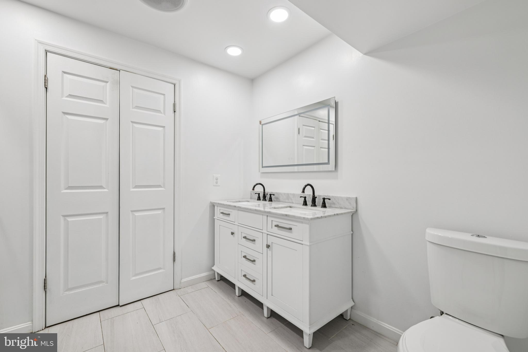 VALLEY STREAM ESTATES - Residential